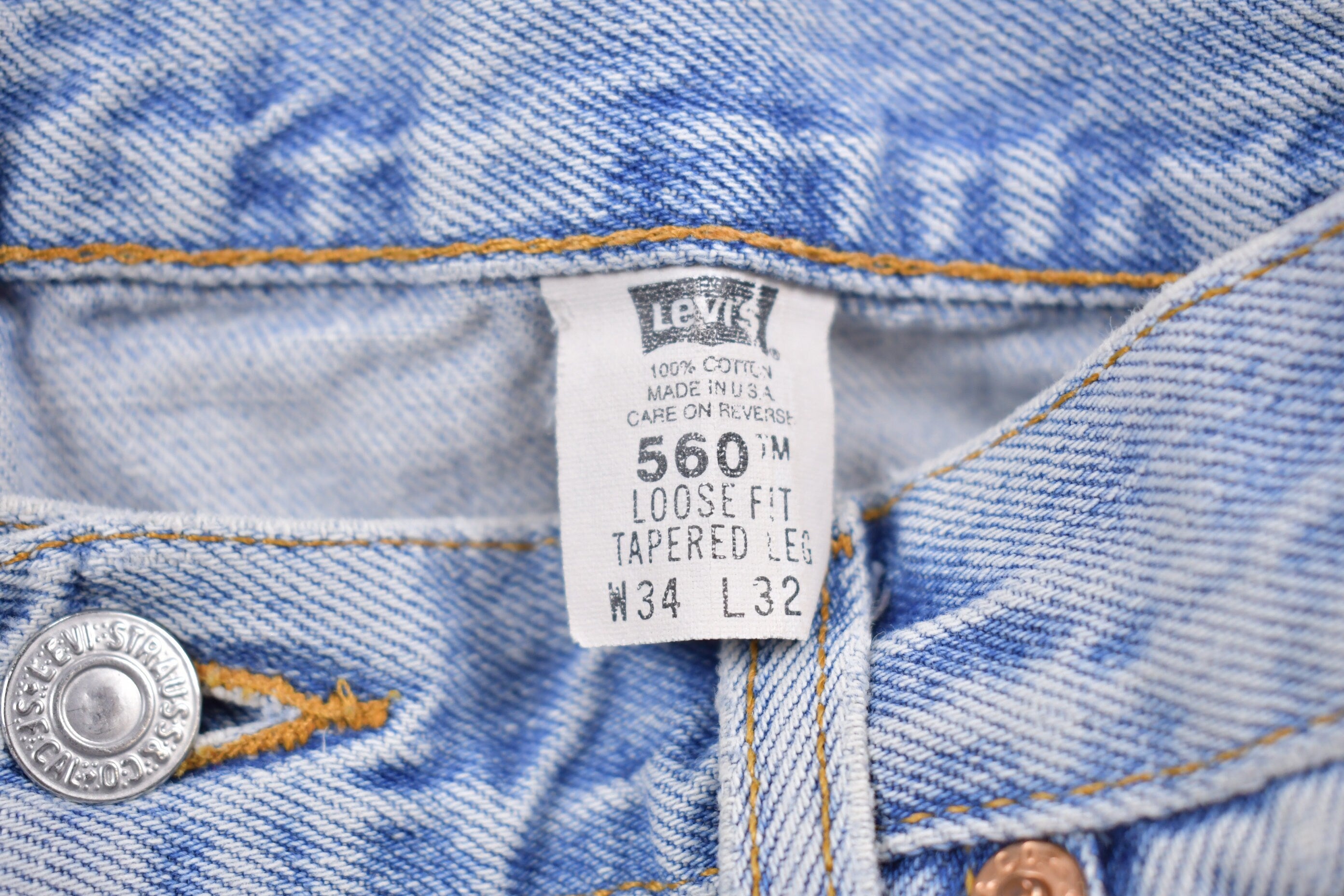 Vintage 1990s Levi's 560 Red Tab Jeans Size 32 x 32