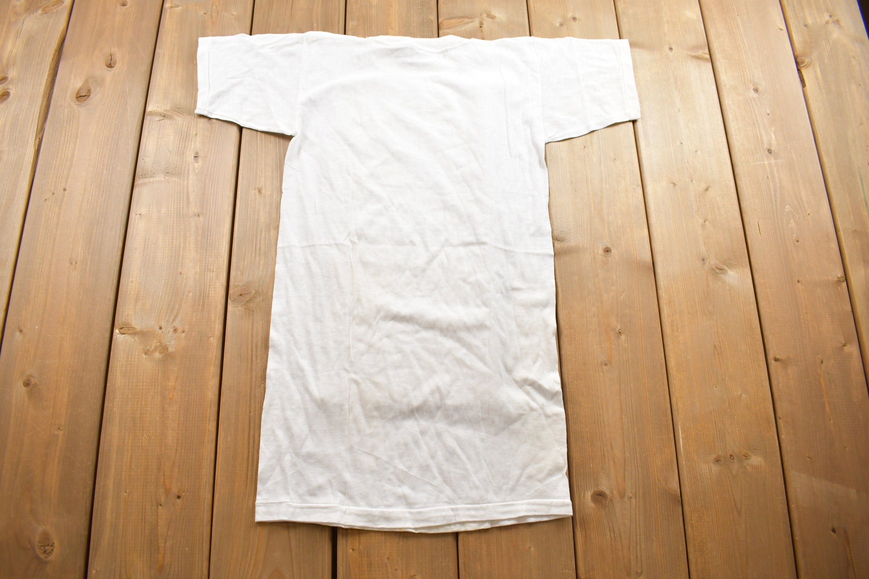Vintage 1990s Form Fitting Blank T Shirt