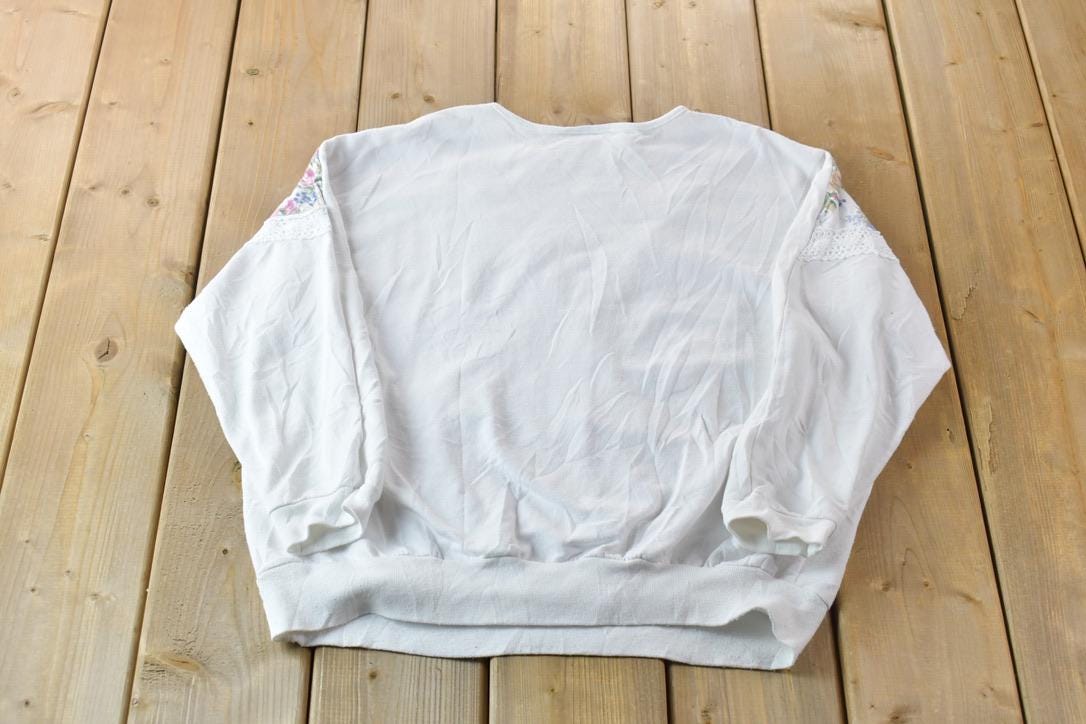 Vintage 1990s Graphic Flower Crewneck Sweatshirt