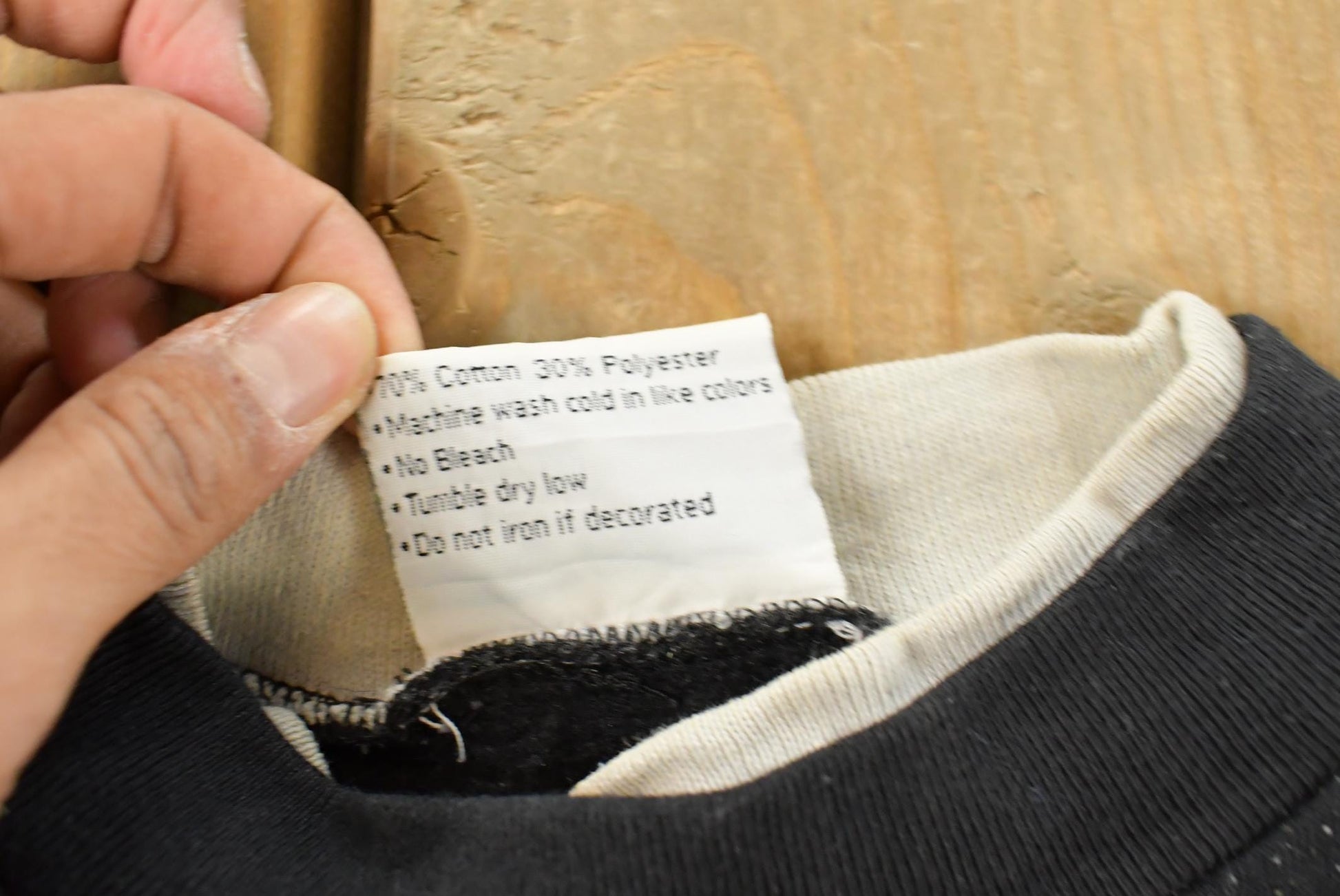 Vintage 1990s Artisans Wolf Graphic Henley Crewneck Sweatshirt Mens Large