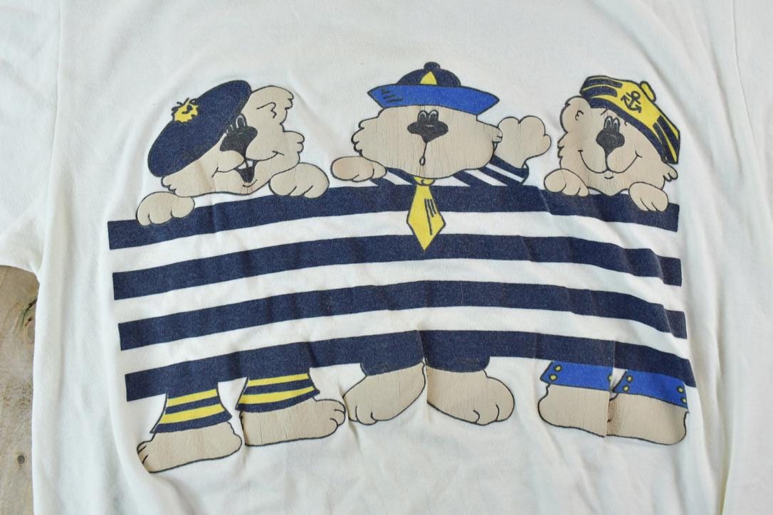 Vintage 1980s Yacht Bear Graphic T-Shirt