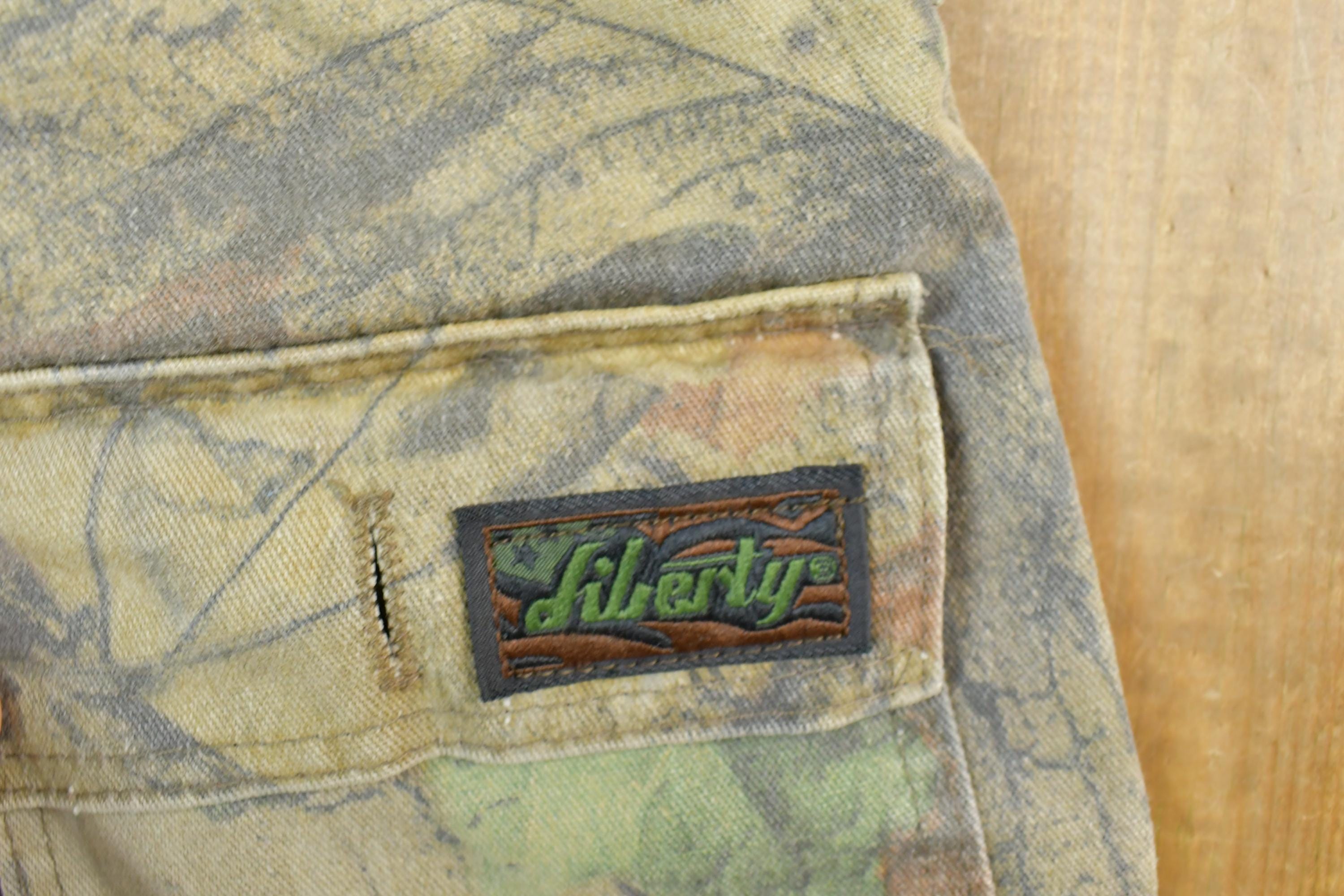 Vintage 1990s Youth Liberty Realtree Camouflage Cargo Pants Size M