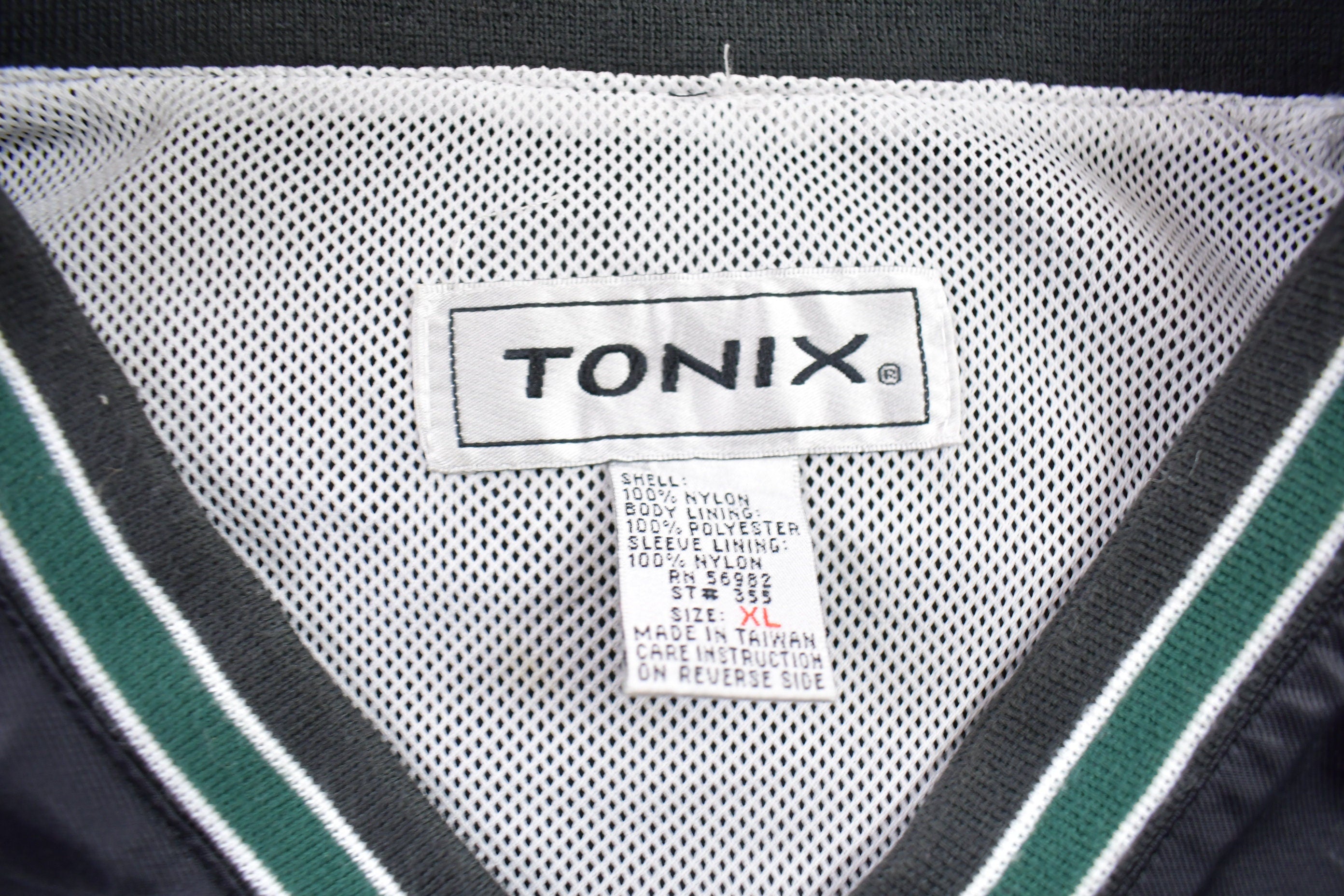 Vintage 1990s Tonix CR Pullover Windbreaker Jacket