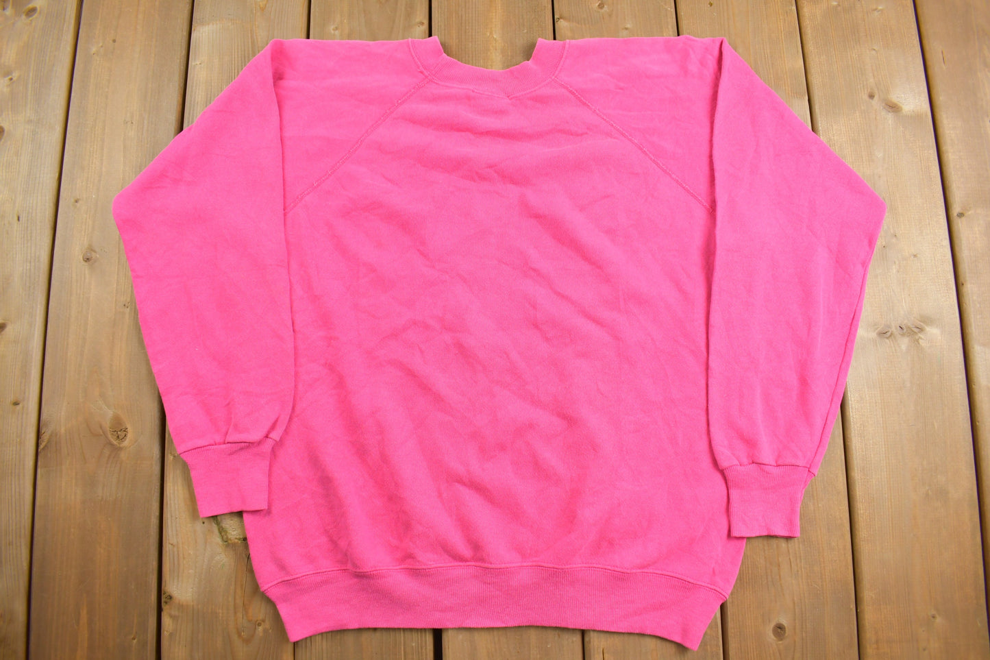 Vintage 1980s Hanes Her Way Blank Women's Crewneck Sweatshirt / 90s Crewneck / Souvenir / Athleisure / Streetwear / Raglan Sleeve / Pink