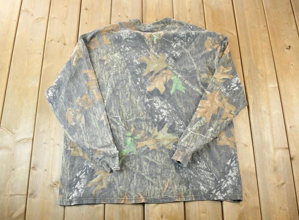 Vintage 1990s Realtree Camo Jerzees Outdoor Souvenir Pocket Crewneck Sweatshirt Made In USA