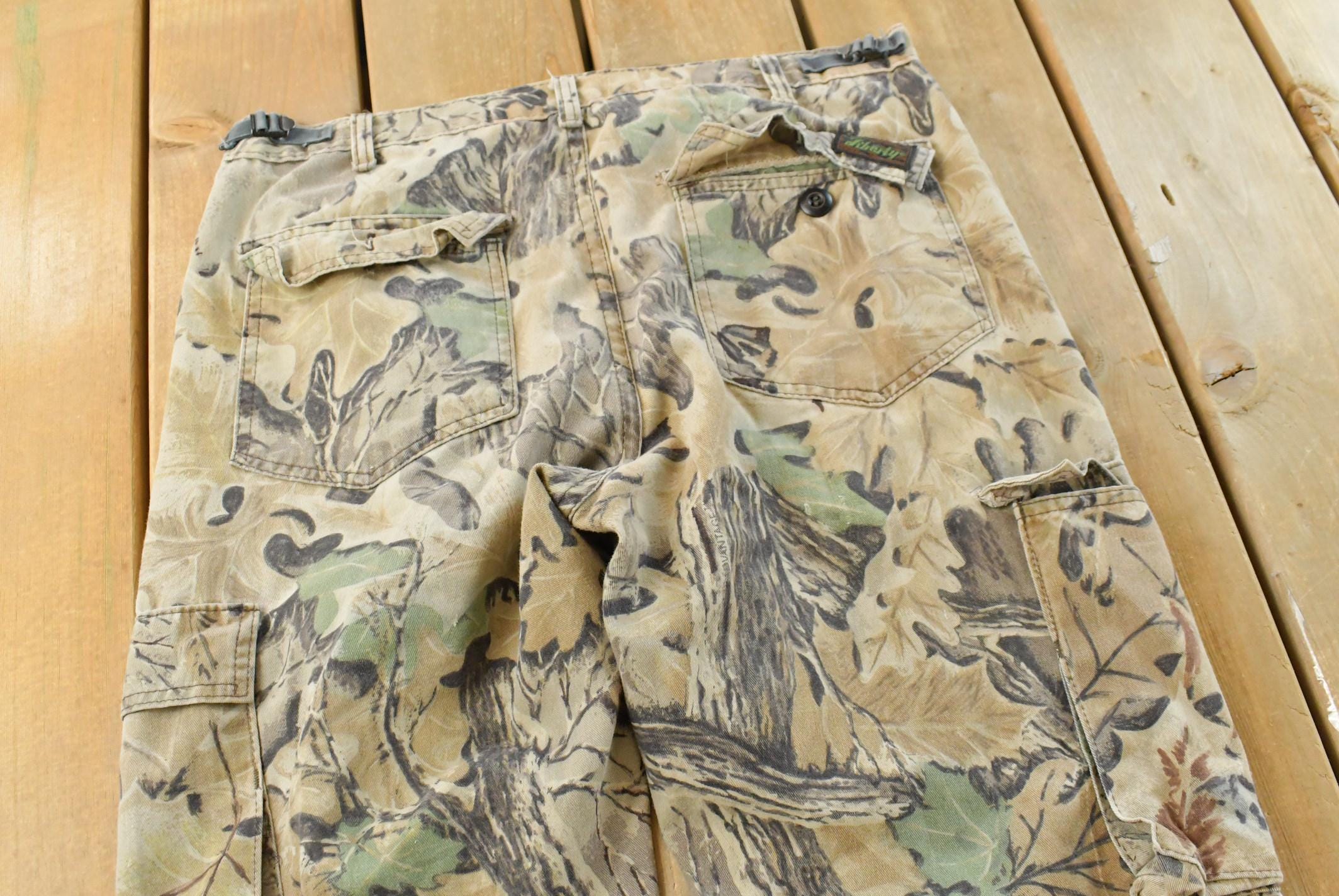 Vintage 1990s Liberty Advantage Realtree Camo Cargo Hunting Pants Size 34 x 30