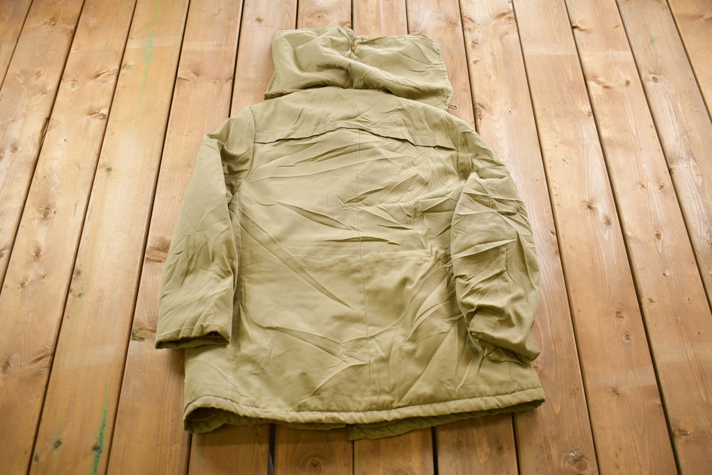 Vintage 1980s Water & Wind Repellant Windbreaker Jacket