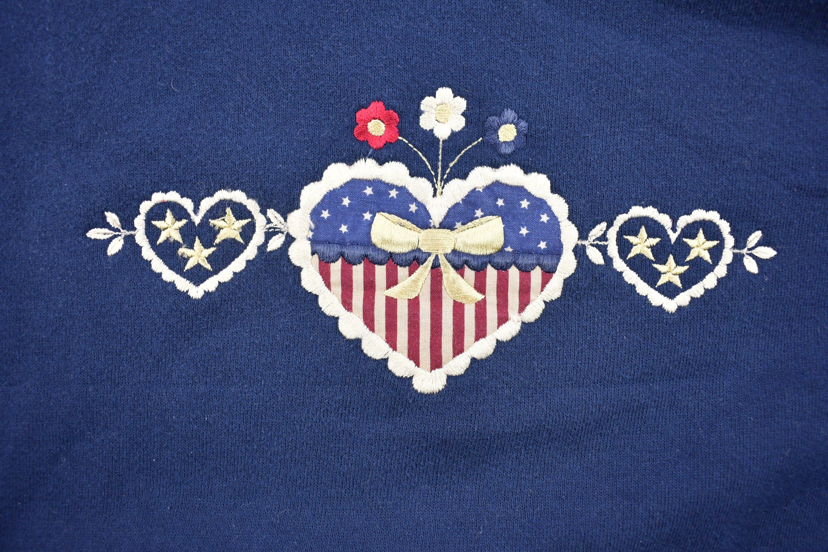 Vintage 1990s Cute Hearts & Flowers Embroidered Crewneck Sweater