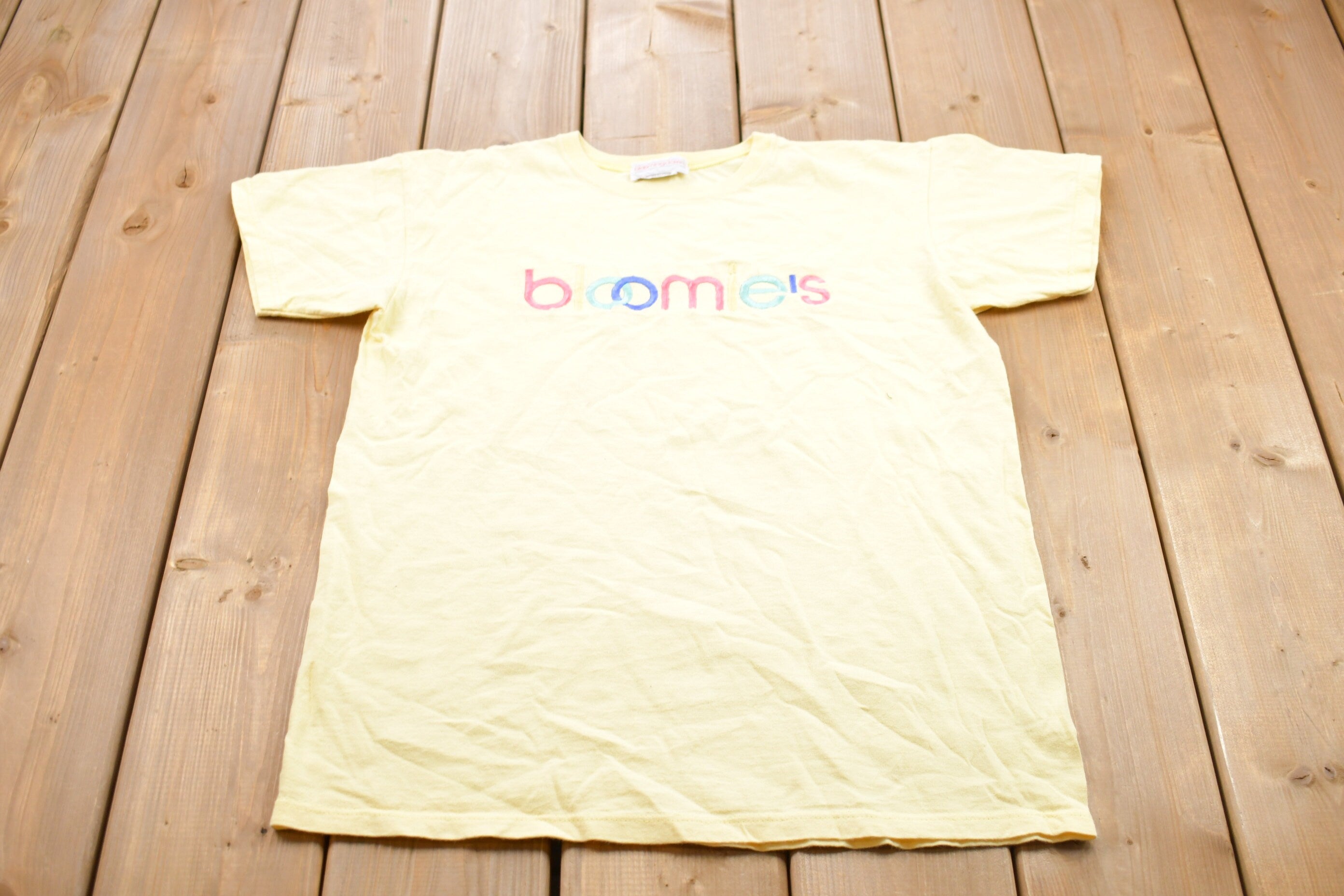 Vintage 1990s Bloomingdales Embroidered Graphic T-Shirt