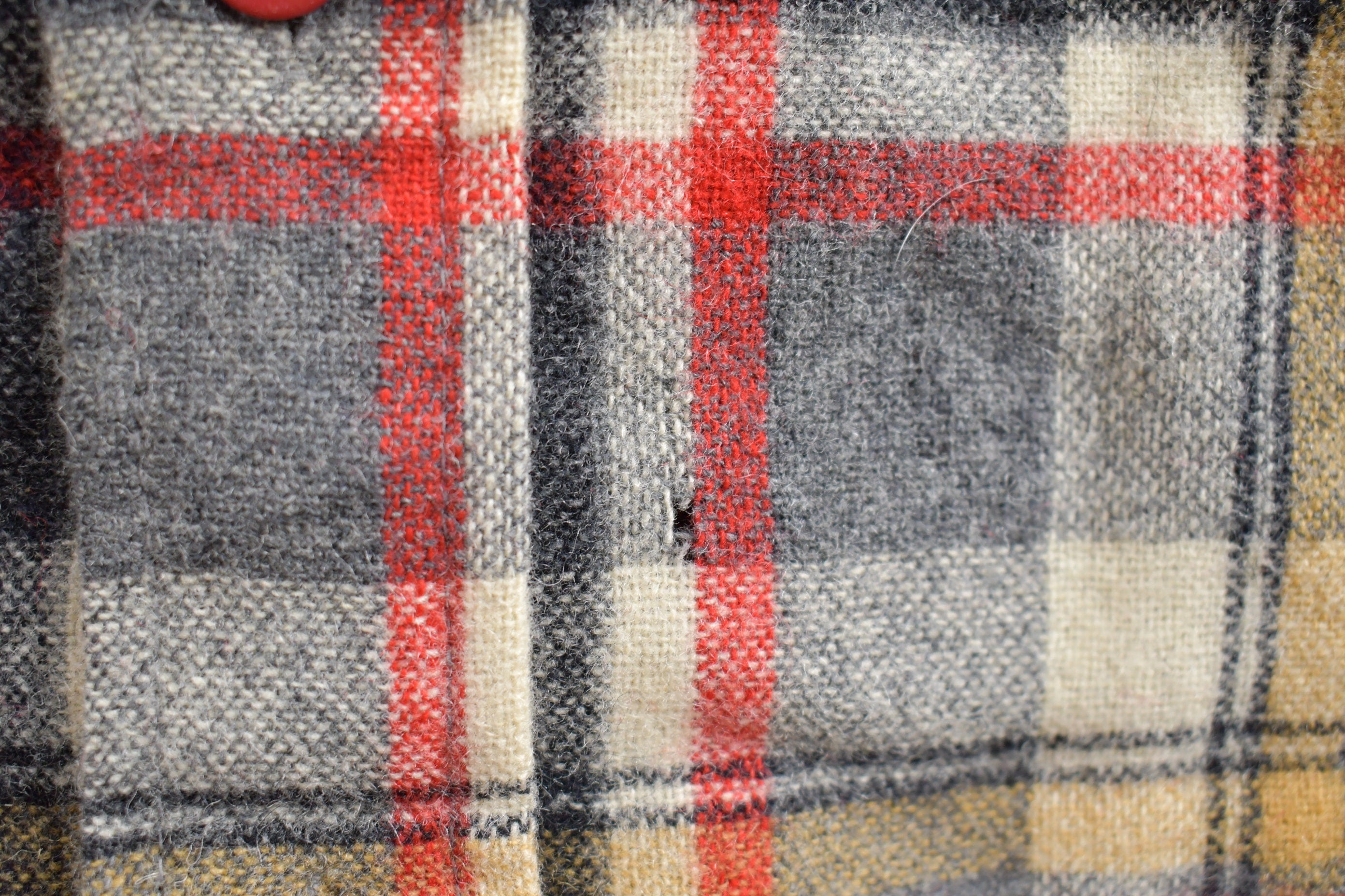 Vintage 1990s JC Penney Plaid Wool Flannel Button Up Shirt  1990s Button Up  Vintage Flannel  Plaid Shirt  Button Down  Wool Button Up