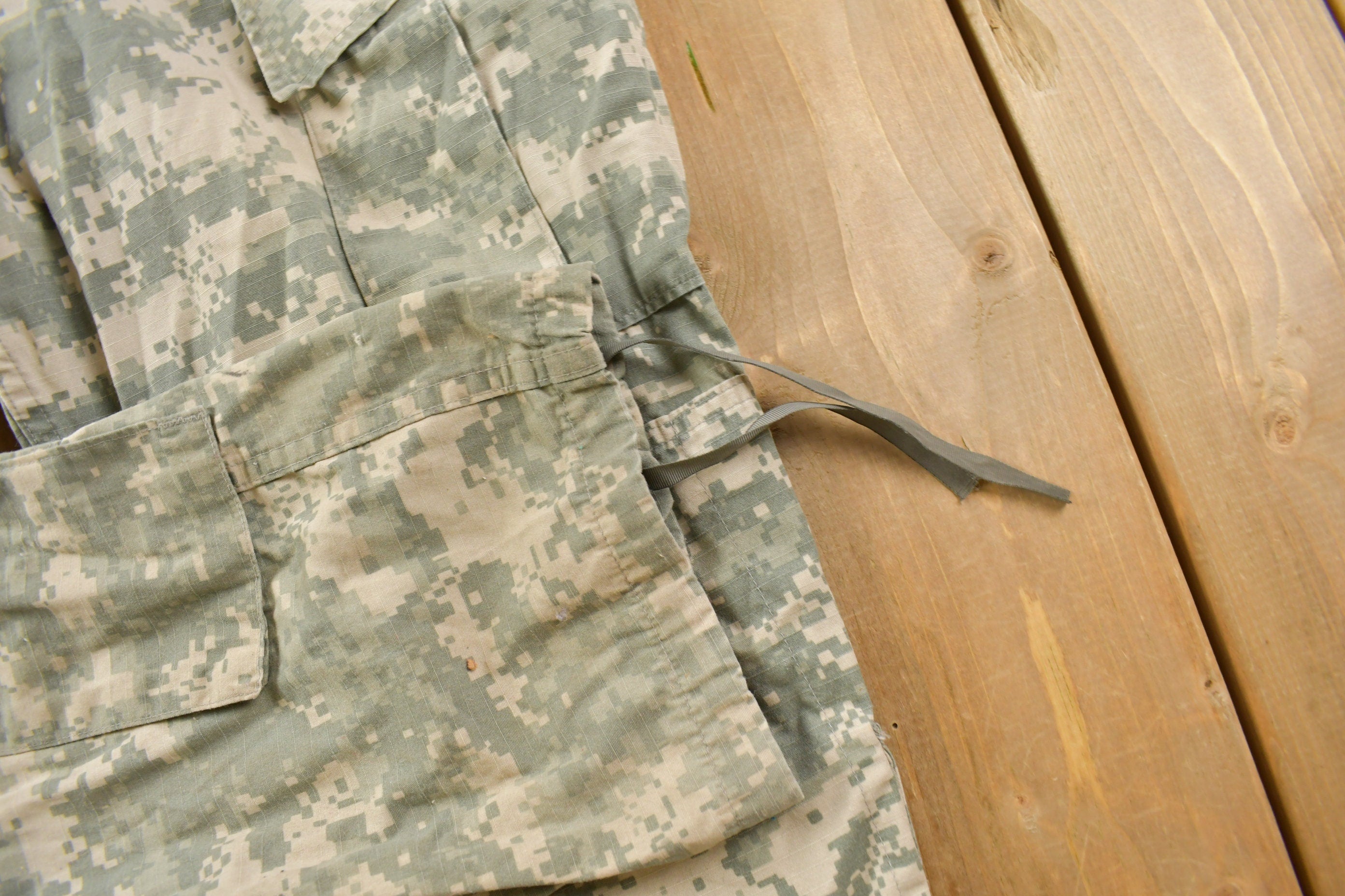 Vintage 2000 Military Digital Camouflage Cargo Pocket Pants Size 32 x 28