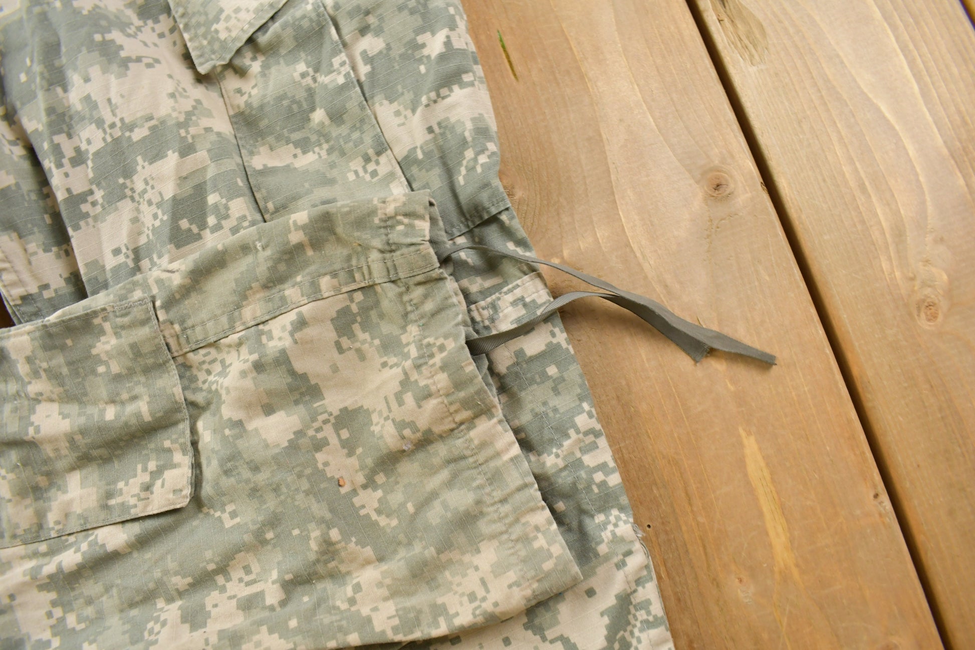 Vintage 2000 Military Digital Camouflage Cargo Pocket Pants Size 32 x 28