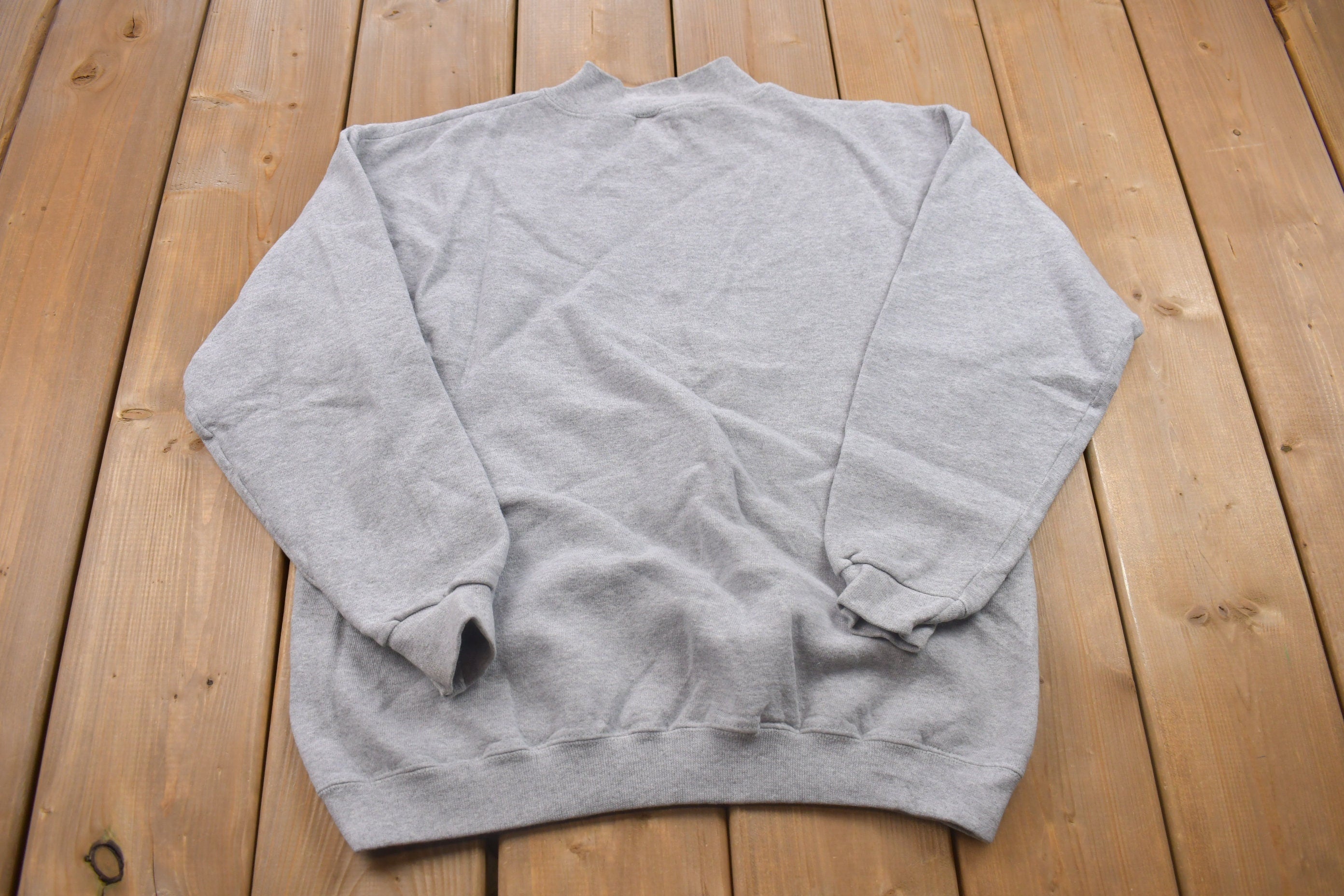 Vintage 1990s Chic Blank Grey Crewneck Sweatshirt
