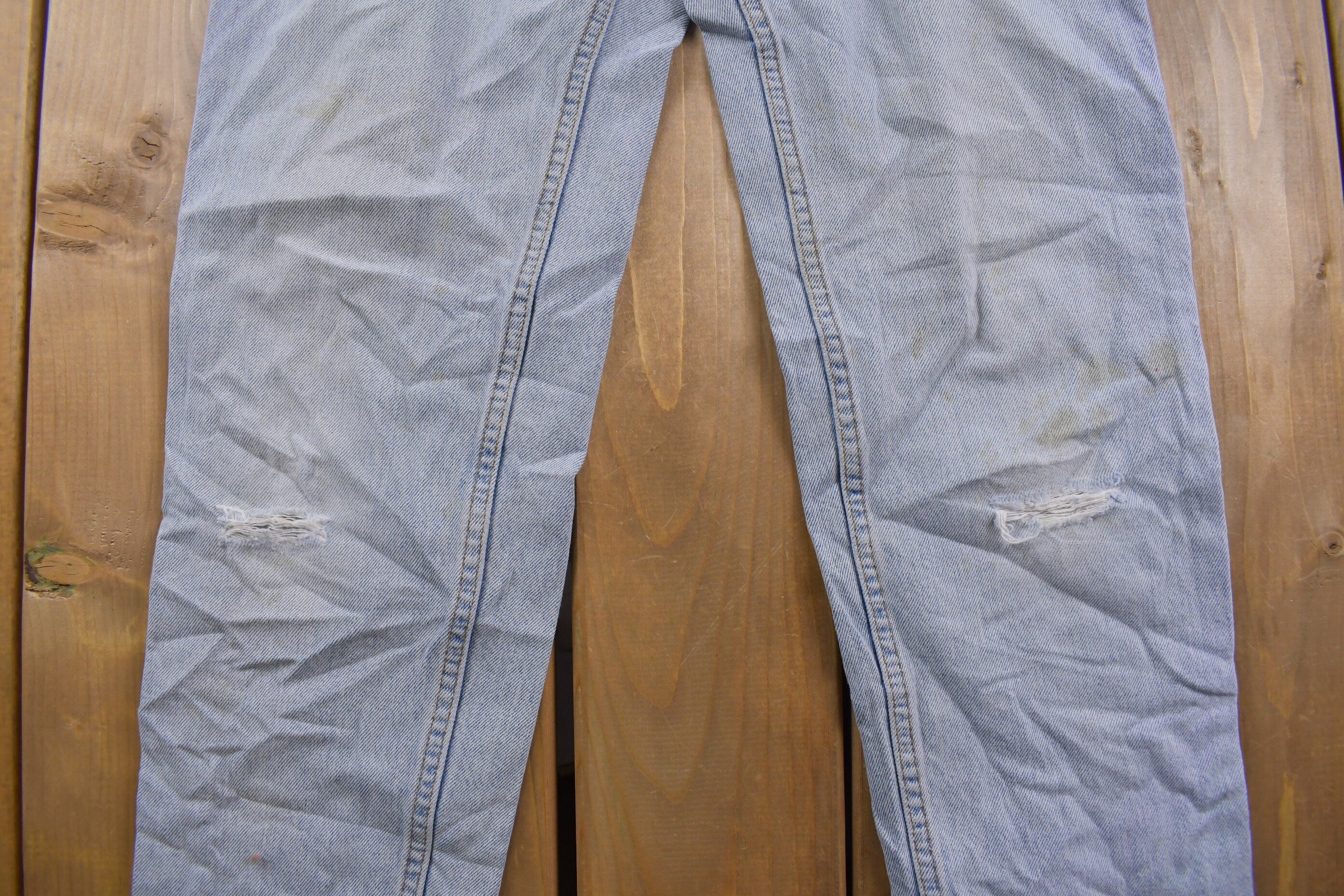 Vintage 1990s Levi's 550 Red Tab Distressed Jeans Size 26 x 32