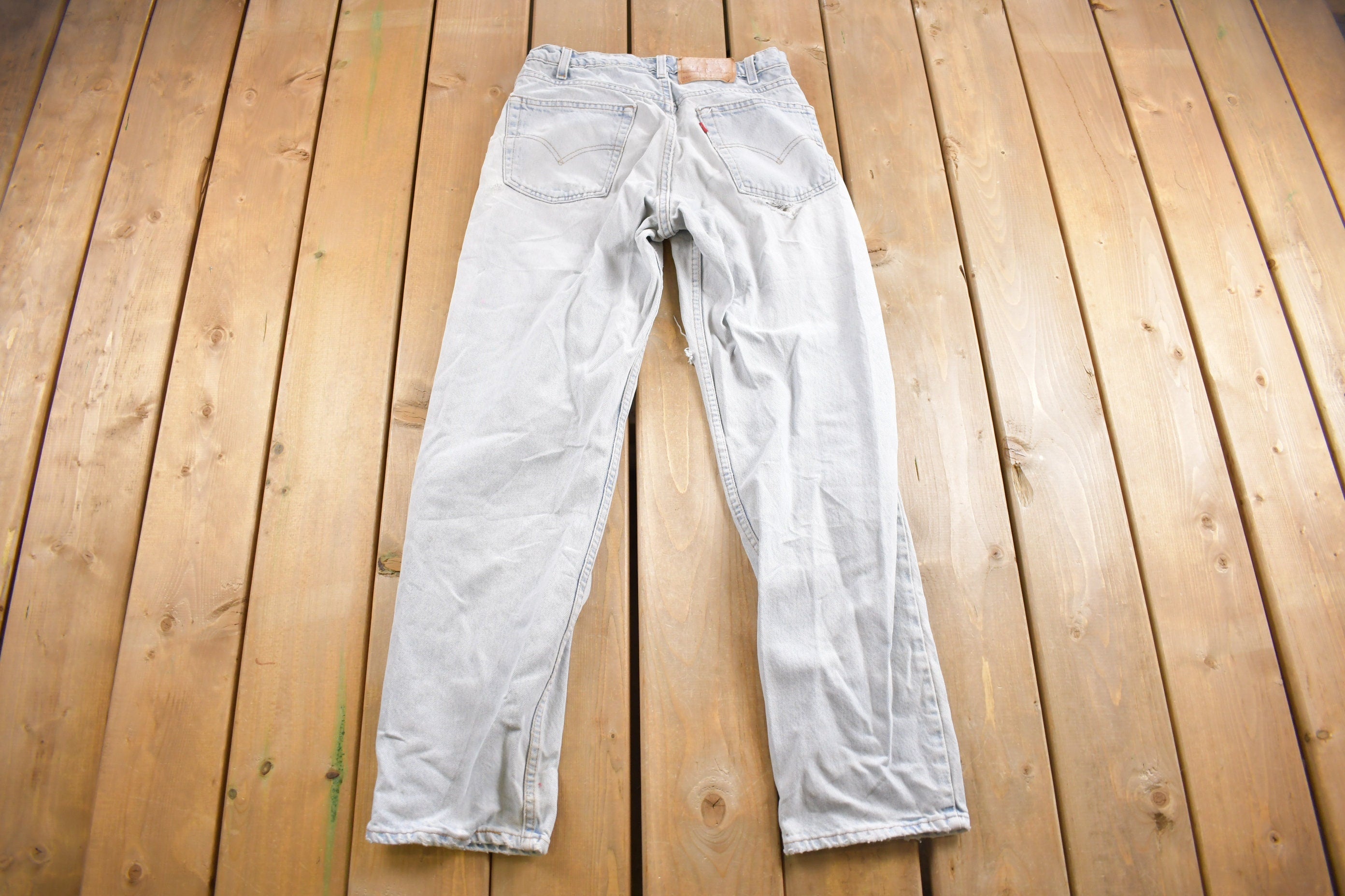 Vintage 1990s Levi's 550 Light Wash Distressed Jeans Size 30 x 30