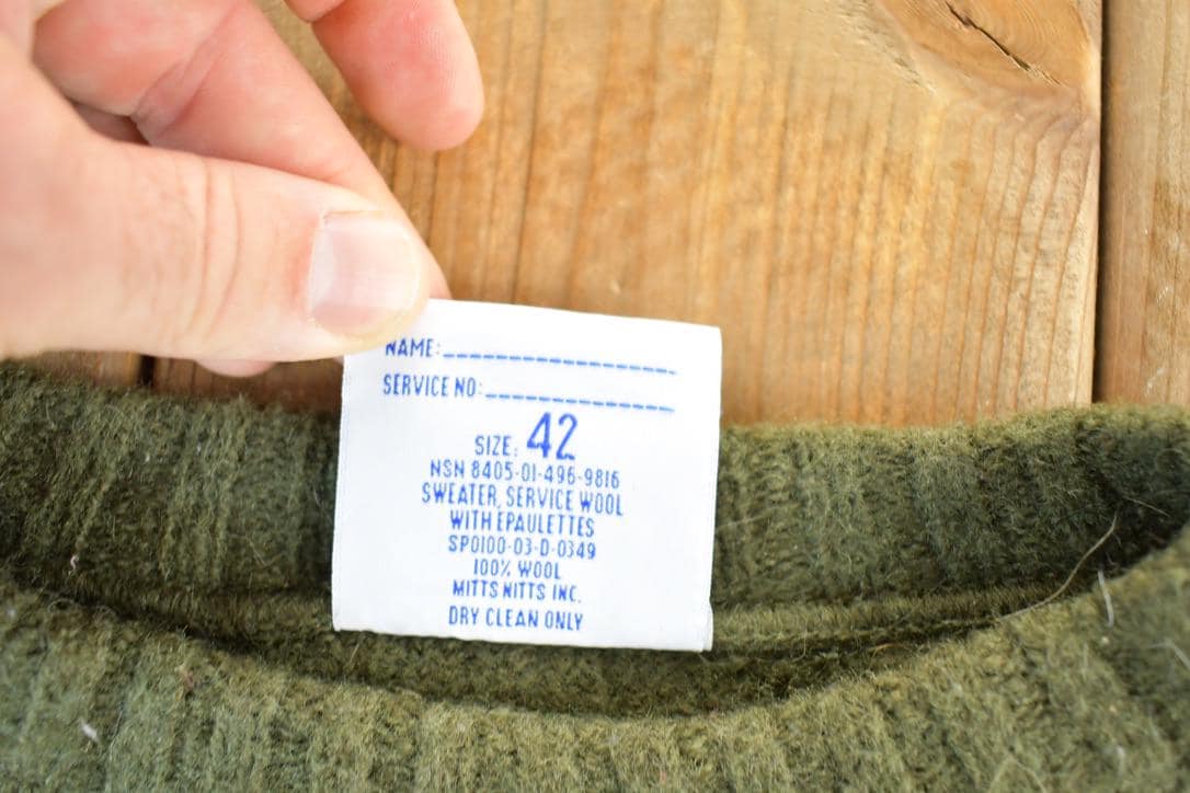Vintage 1980s DSCP Wool Knit Army Sweater Mens S