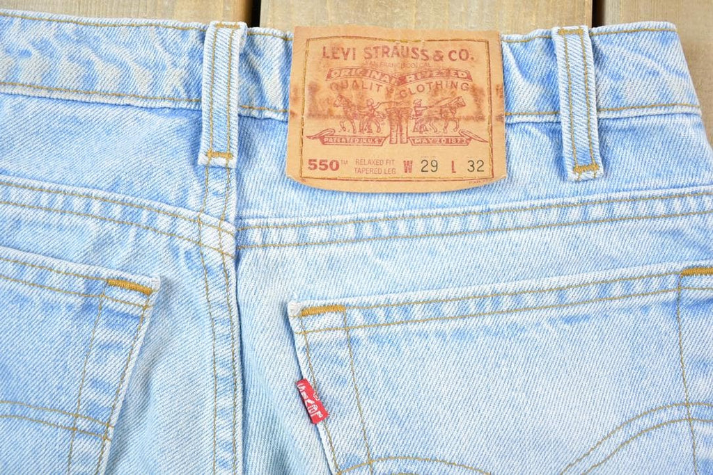 Vintage 1990s Levi Strauss Red Tab 550 Denim Jeans Size 29 x 32 Made In Canada