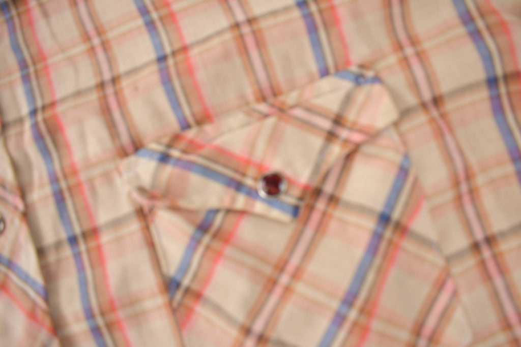Vintage 1990s Wrangler Cowboy Cut X Long Tails Western Style Pearl Snap Button Up Plaid Shirt Made In USA