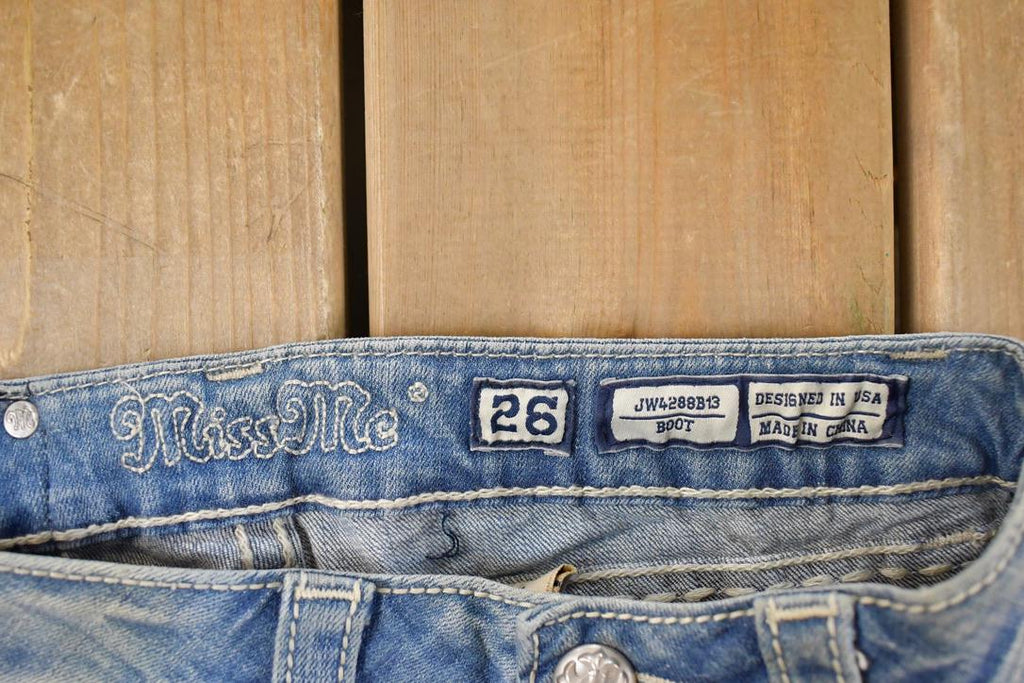 Vintage Deadstock Y2K Miss Me Bedazzled Low Rise Jeans Women's Size 26x31