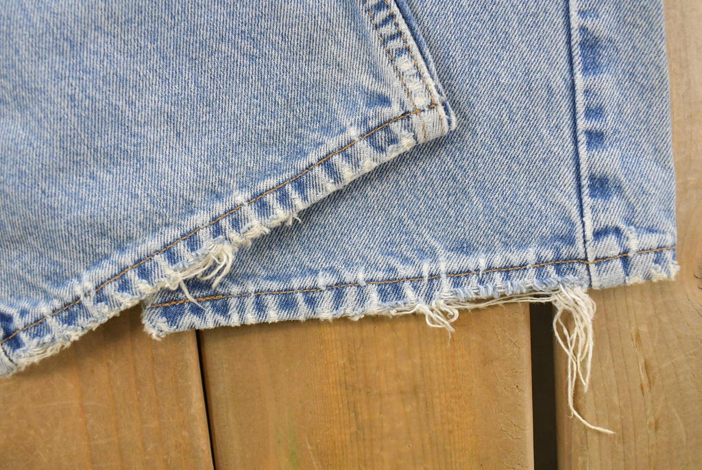 Vintage 1990s Levi's 505 Regular Straight Fit Denim Jeans Men's 33 x 29 / 90s Levi's / Distressed Sun Faded Jeans
