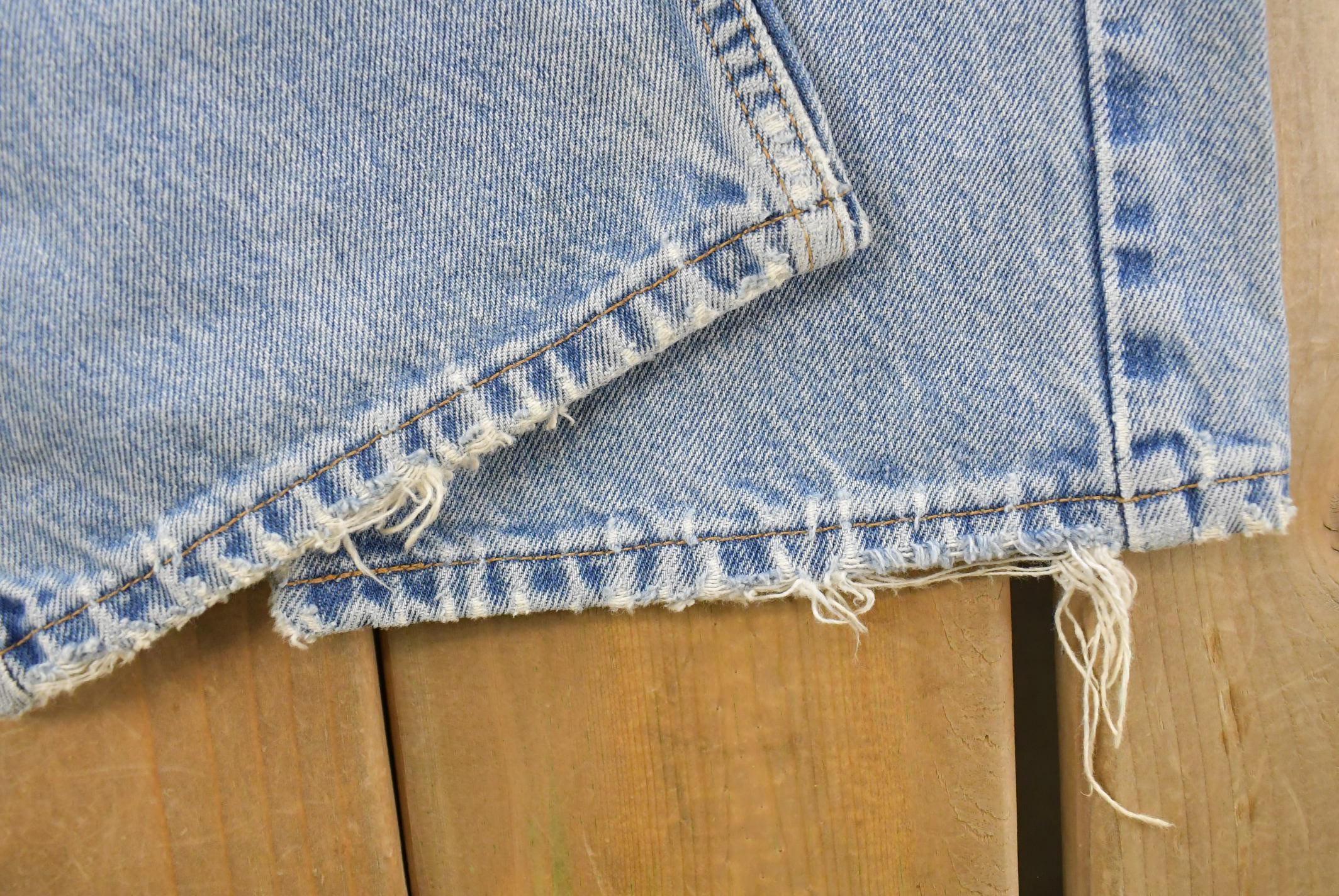 Vintage 1990s Levi's 505 Regular Straight Fit Denim Jeans Men's 33 x 29 / 90s Levi's / Distressed Sun Faded Jeans