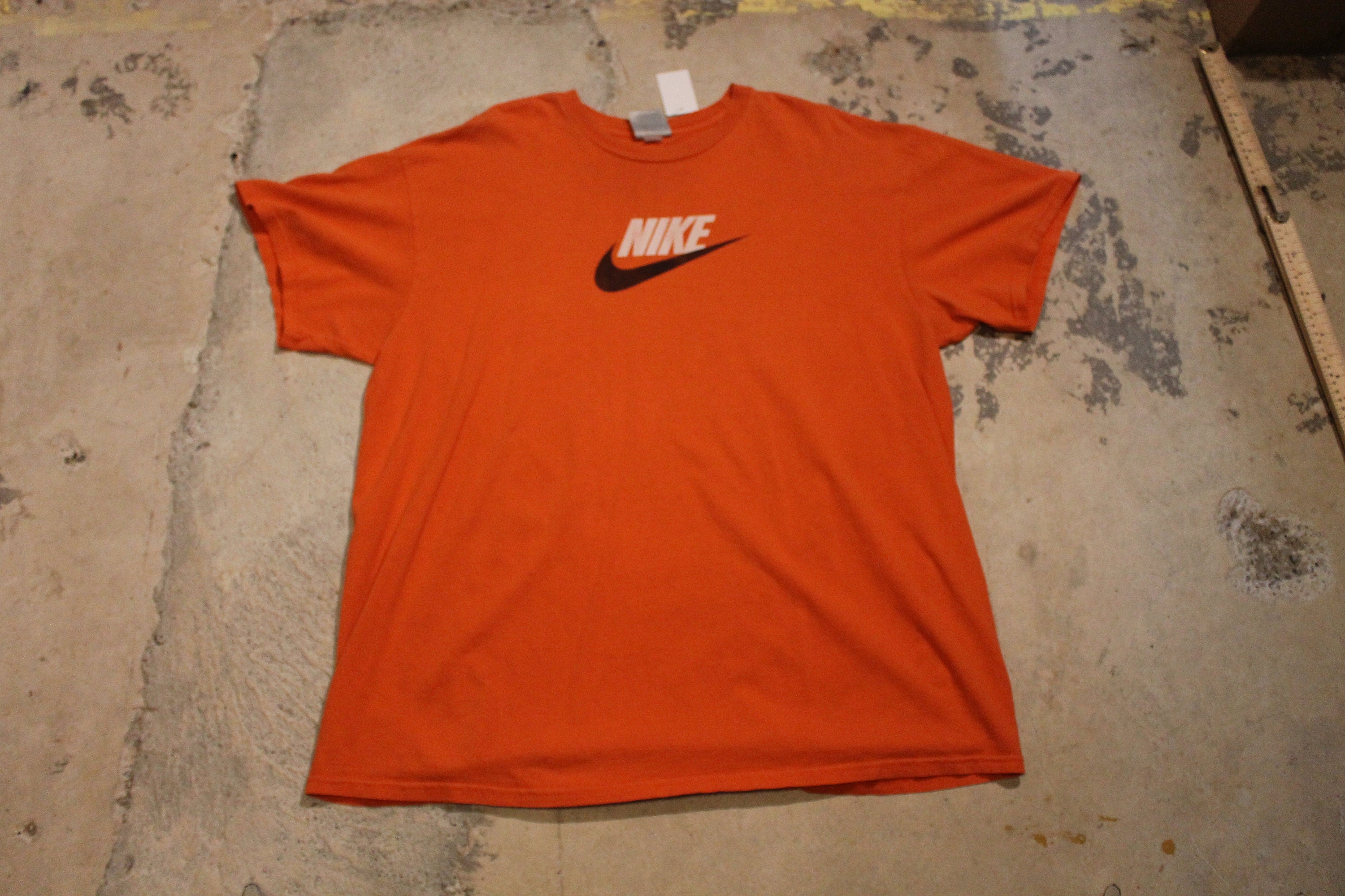 Vintage Y2K Nike Graphic T-Shirt