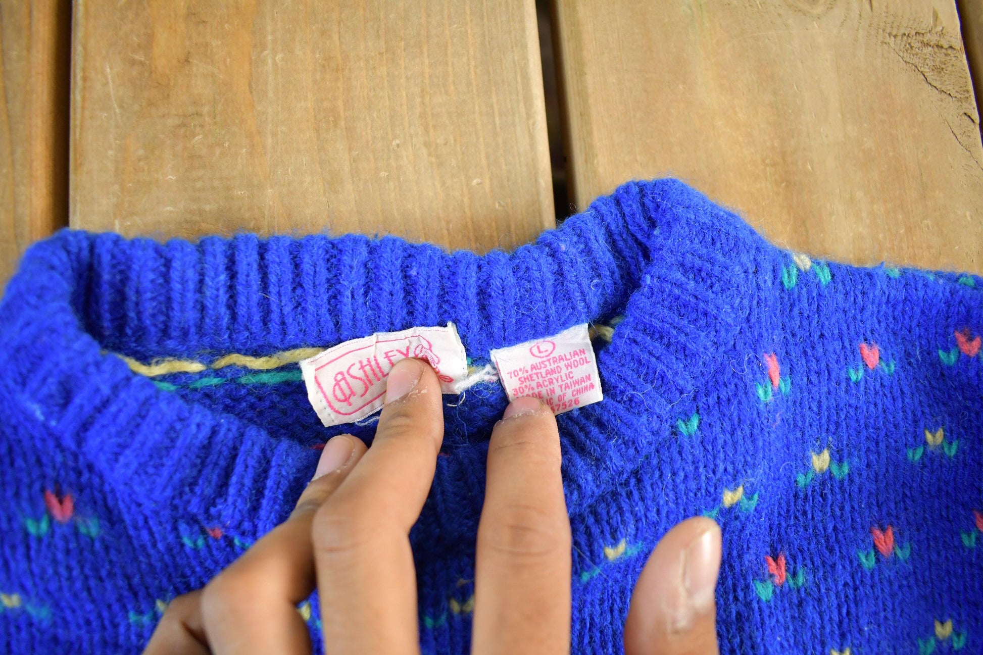 Vintage 1990s Ashley Wool Floral Knit Crewneck Sweater Women's S-M /