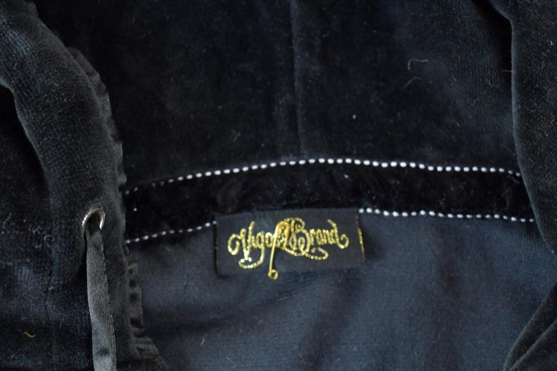 Vintage 1990s First Queen Fracomina Graphic Zip Up Velour Hoodie