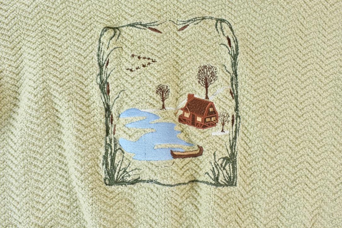 Vintage 1990s Cabelas For Women Lake House Chunky Knit Crewneck Sweater