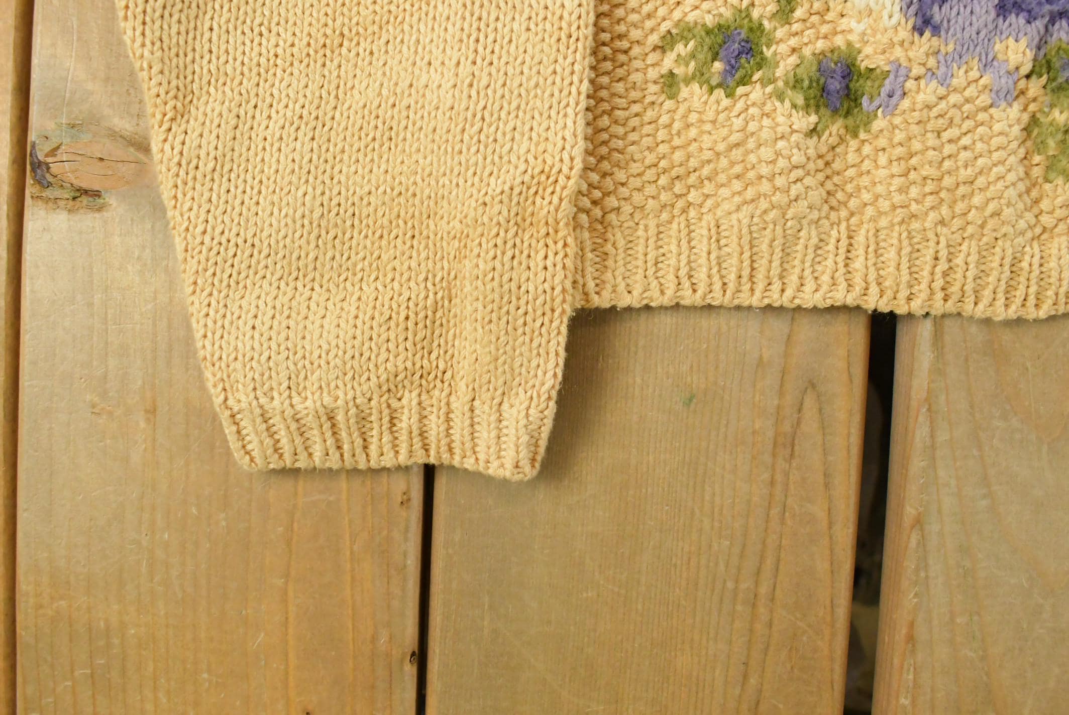 Vintage 1990s Liz Sport Hand Knit Floral Crewneck Sweater Women's M