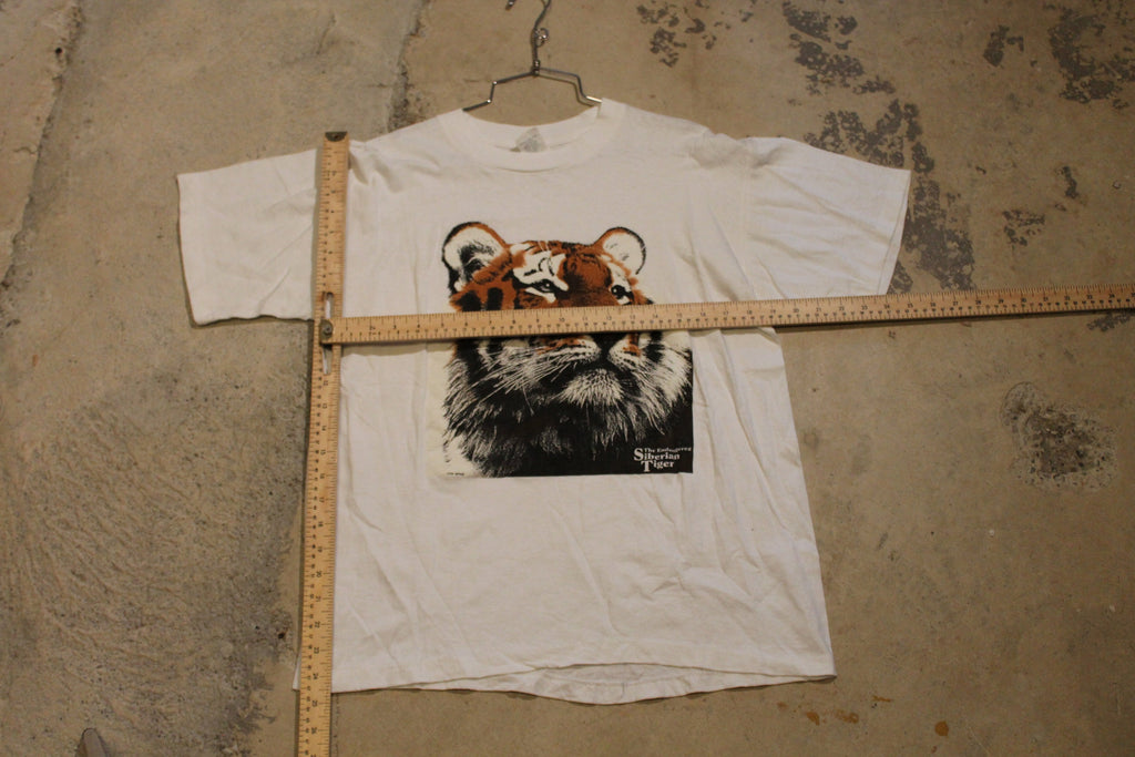 Vintage 1990s The Endangered Siberian Tiger Graphic T Shirt