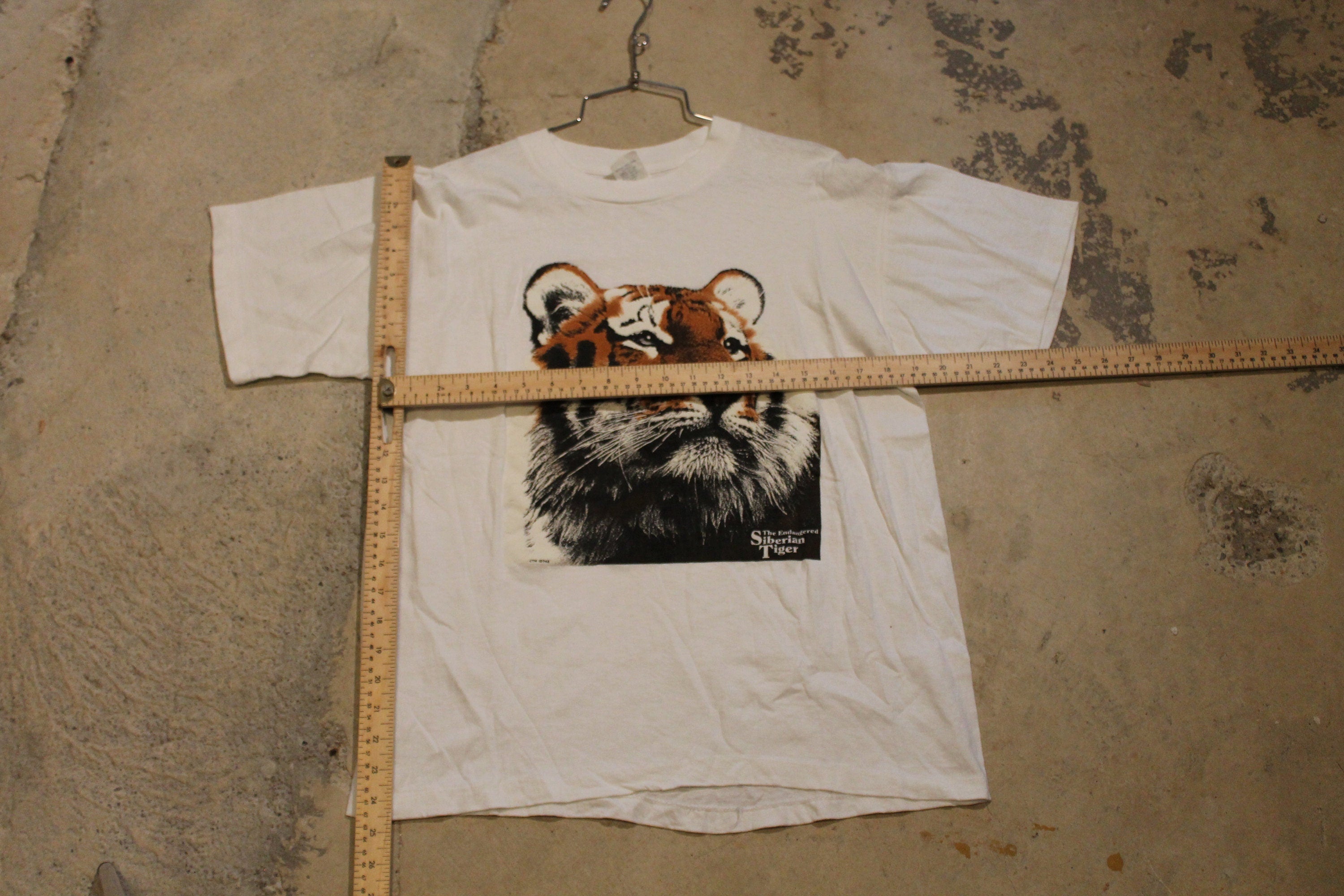 Vintage 1990s The Endangered Siberian Tiger Graphic T Shirt