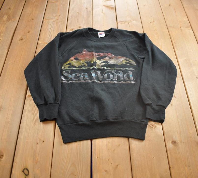 Vintage 1990s Sea World Souvenir Crewneck Sweatshirt Made In USA