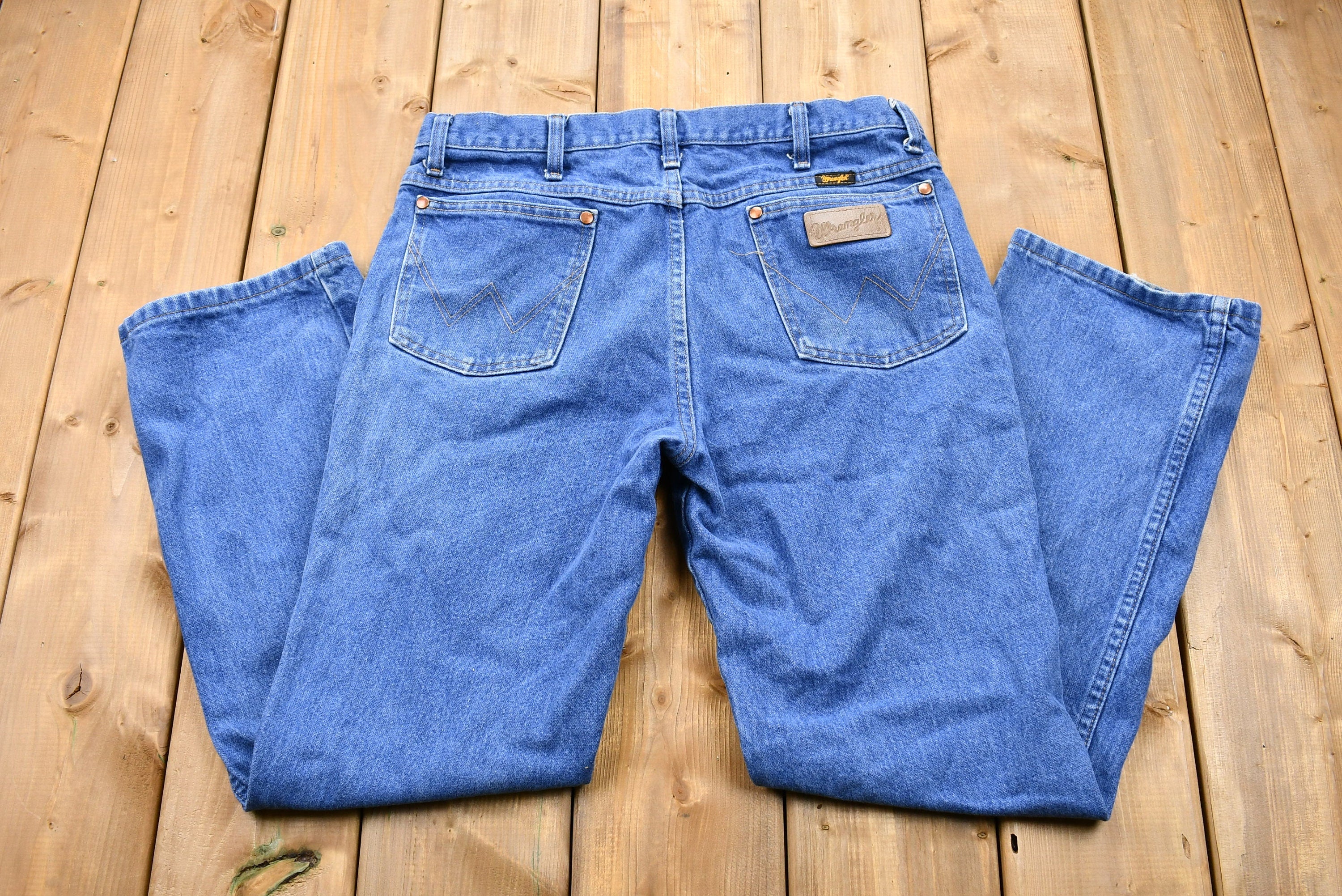 Vintage Early 1990s Wrangler Light Wash Relaxed Straight Leg Jeans
