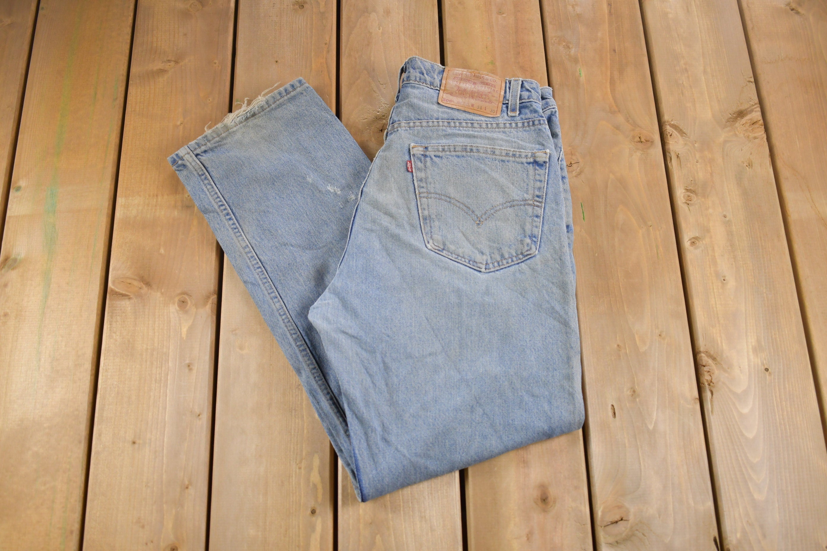 Vintage 1990s Levi's 505 Red Tab Denim Jeans Size 33 x 30