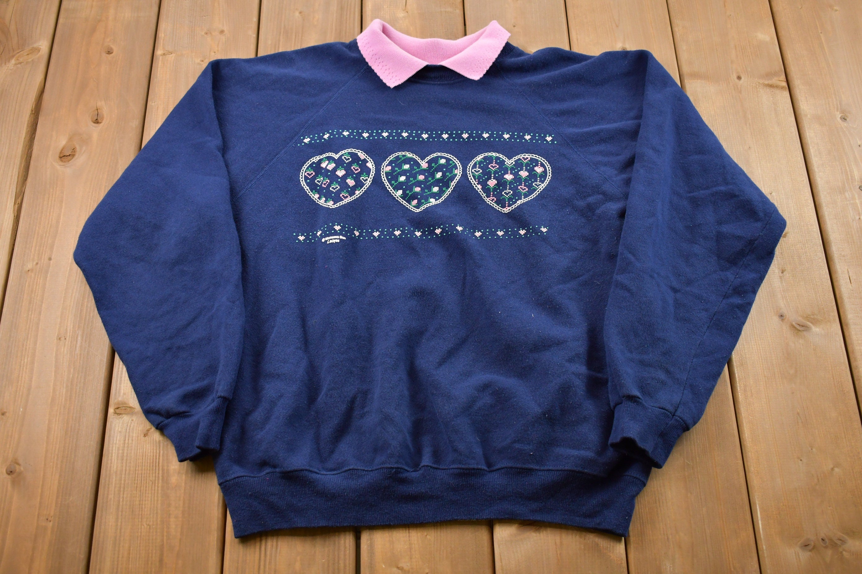 Vintage 1990s Heart Embroidered Collar Crewneck