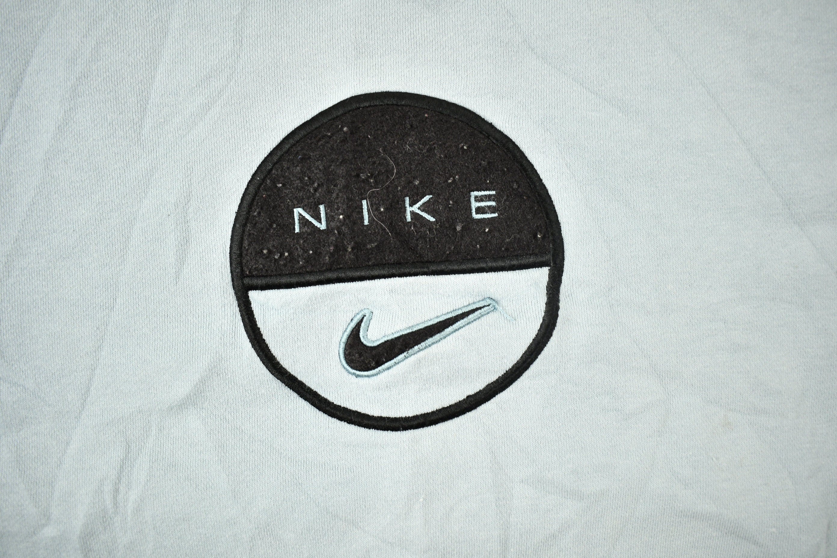 Vintage 1990s Nike Embroidered Logo Youth Size Crewneck Sweatshirt