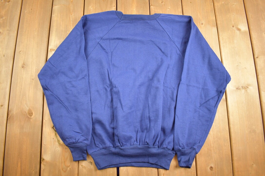 Vintage 1980s Blank Blue Stag Crewneck Sweatshirt / 80s Crewneck / Made In Canada / Essential / 80s Blank / Raglan Sleeve Crewneck /