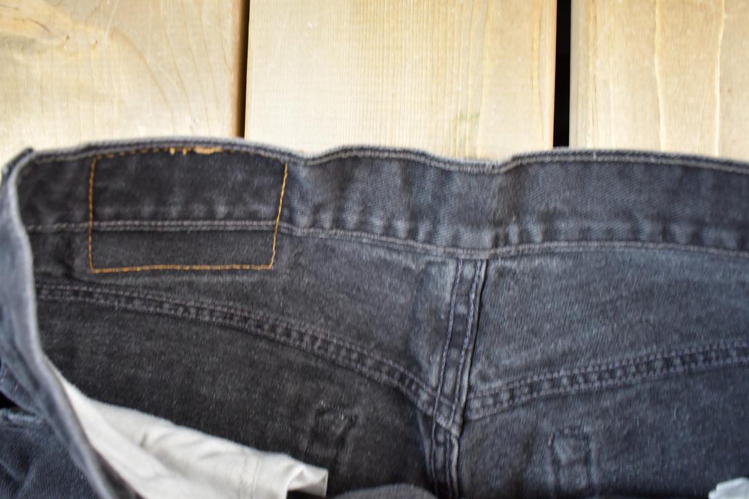 Vintage 1990s Levi Strauss 550 Red Tab Denim Jeans Size 30 x 30