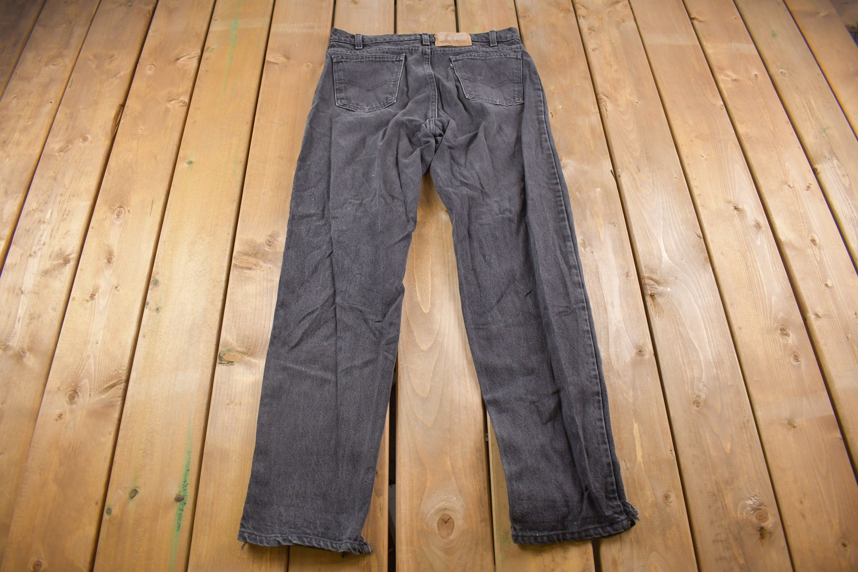 Vintage 1990s Levi's 550 Black Tab Jeans Size 33 x 31