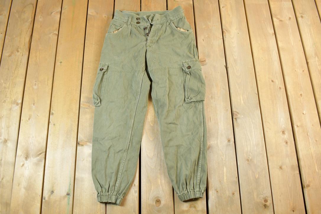 Vintage 1990s Army Green Cargo Pants Size 28 x 26 / Streetwear / Army Pants / Military Pant's / Vintage Cargos / Made In