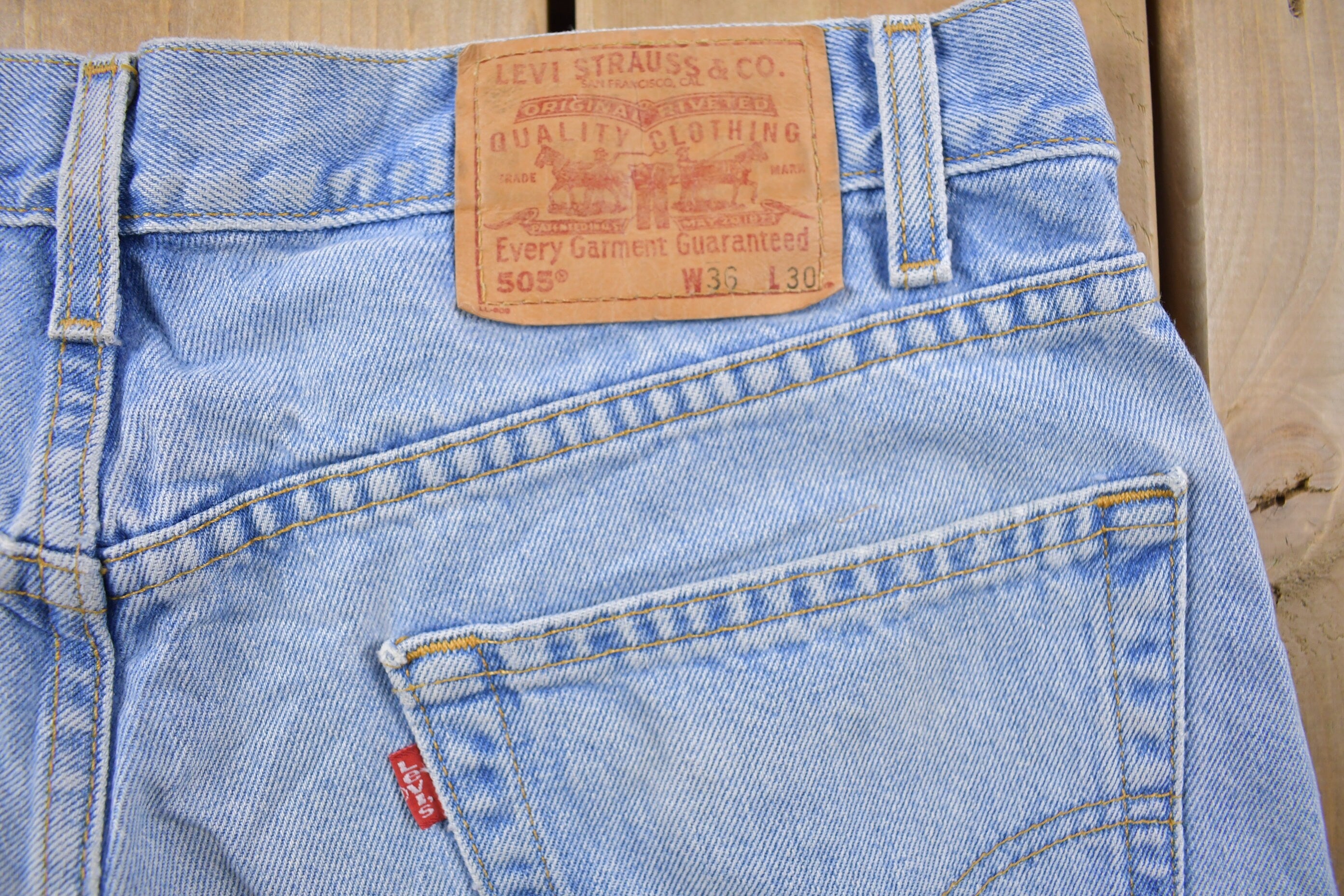 Vintage 1990s Levi's 505 Red Tab Chopped Denim Jeans Size 32 x 27