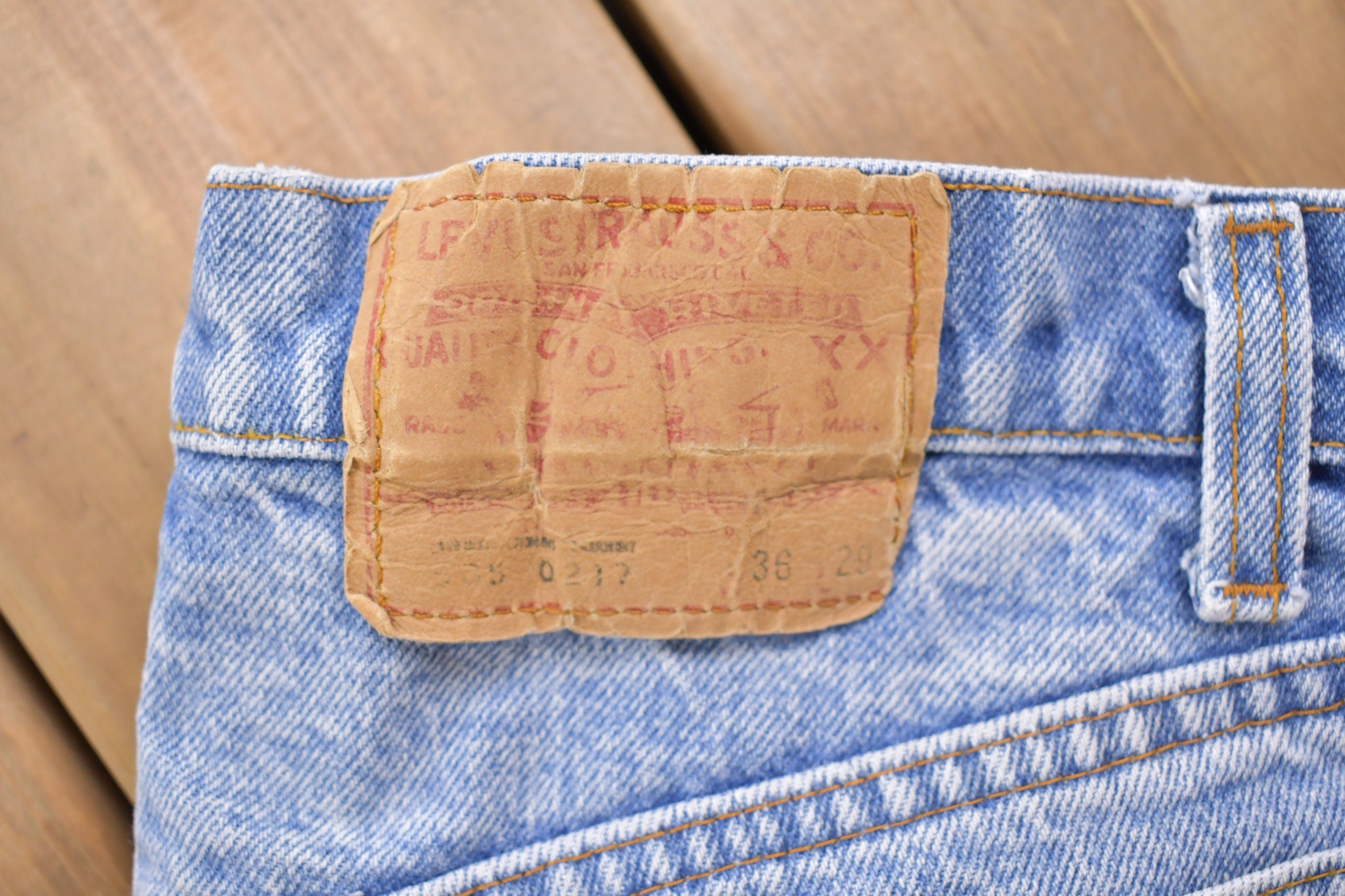 Vintage 1990s Levi's Red Tab Jeans Size 34 x 26