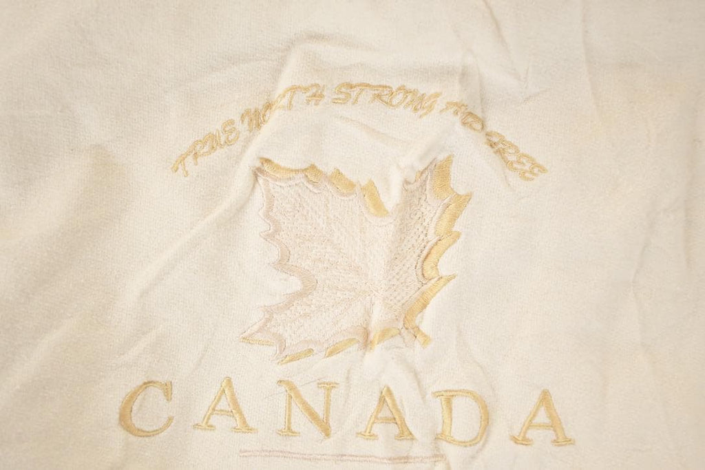 Vintage 1990s Tundra Sport Embroidered Maple Leaf Crewneck Sweatshirt Men's XL