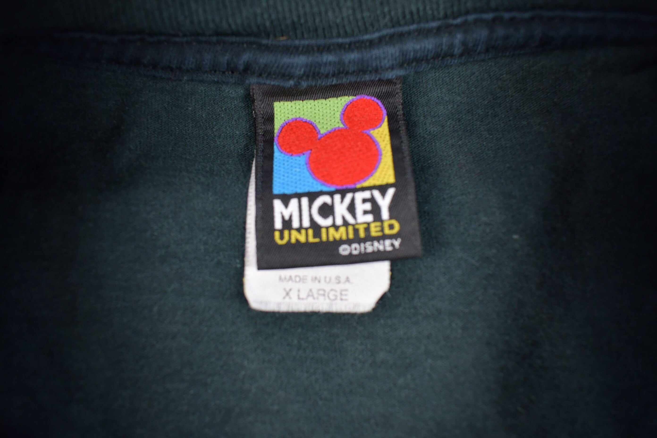 Vintage 1990s Mickey Mouse Embroidered Cartoon Cropped T-Shirt / 90s Graphic Tee / Cartoon / American Streetwear / Walt Disney Company