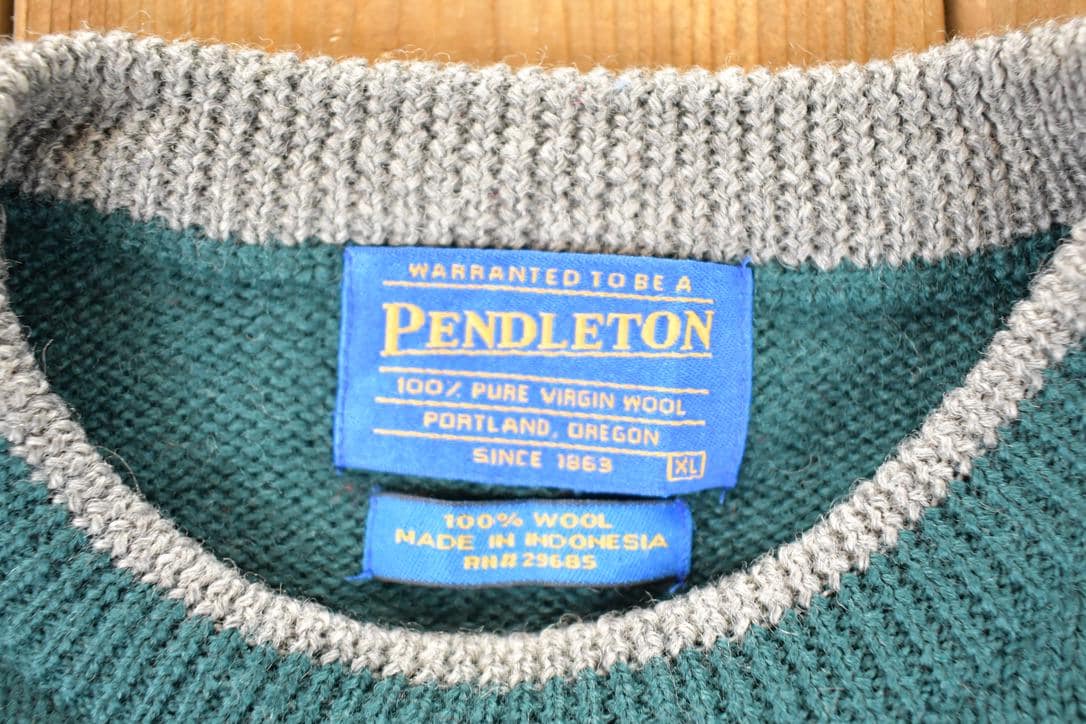 Vintage 1990s Pendleton Snowflake Wool Cable Knit Crewneck Sweater Men's L