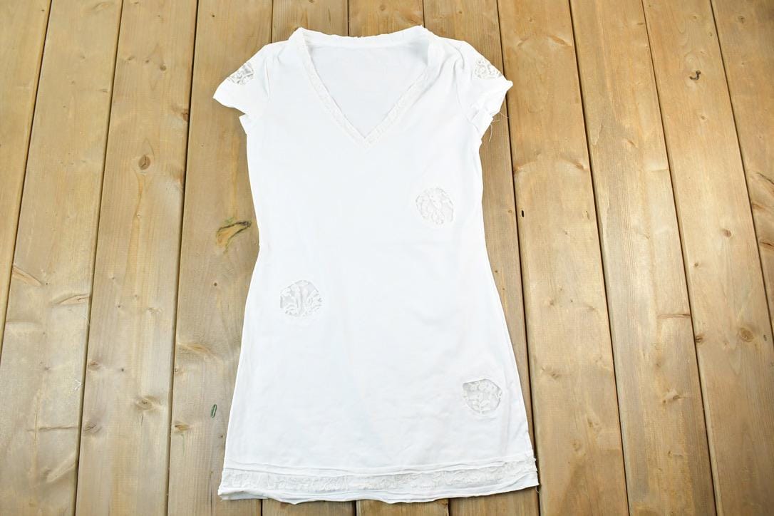 Women Vintage Vigoss Y2K Lace T-Shirt / Vigoss Grunge Skull Print / Contrast Stitch / Internet Famous Clothing / Over Dyed