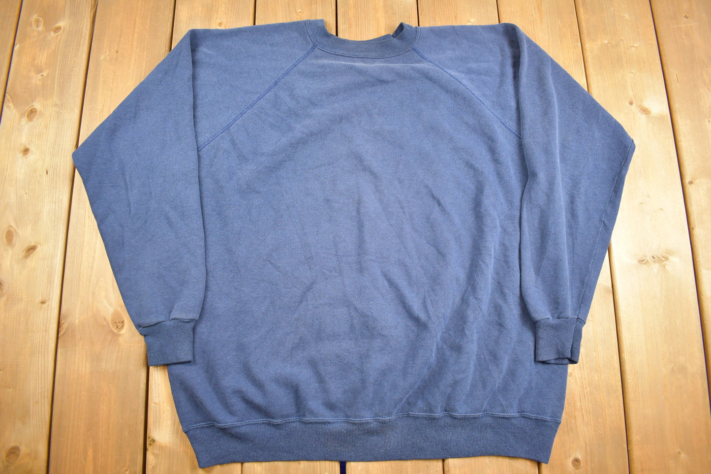 Vintage 1980s Blank Blue Crewneck Sweatshirt / 80s Crewneck / Made In USA / Essential / Streetwear / 80s Blank / Raglan Sleeve Crewneck /