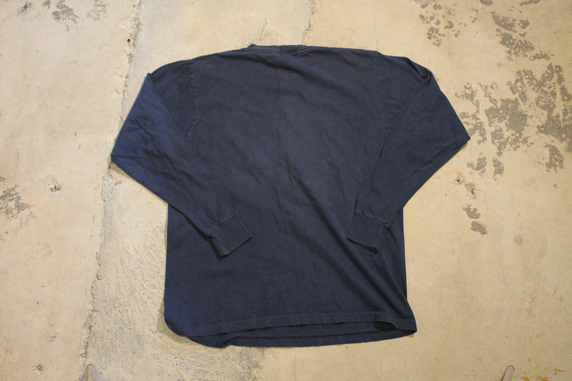 Vintage Badlands South Dakota Long Sleeve Souvenir T Shirt Graphic / Dream Catcher / Feathers Print / 80s / 90s / Made In USA