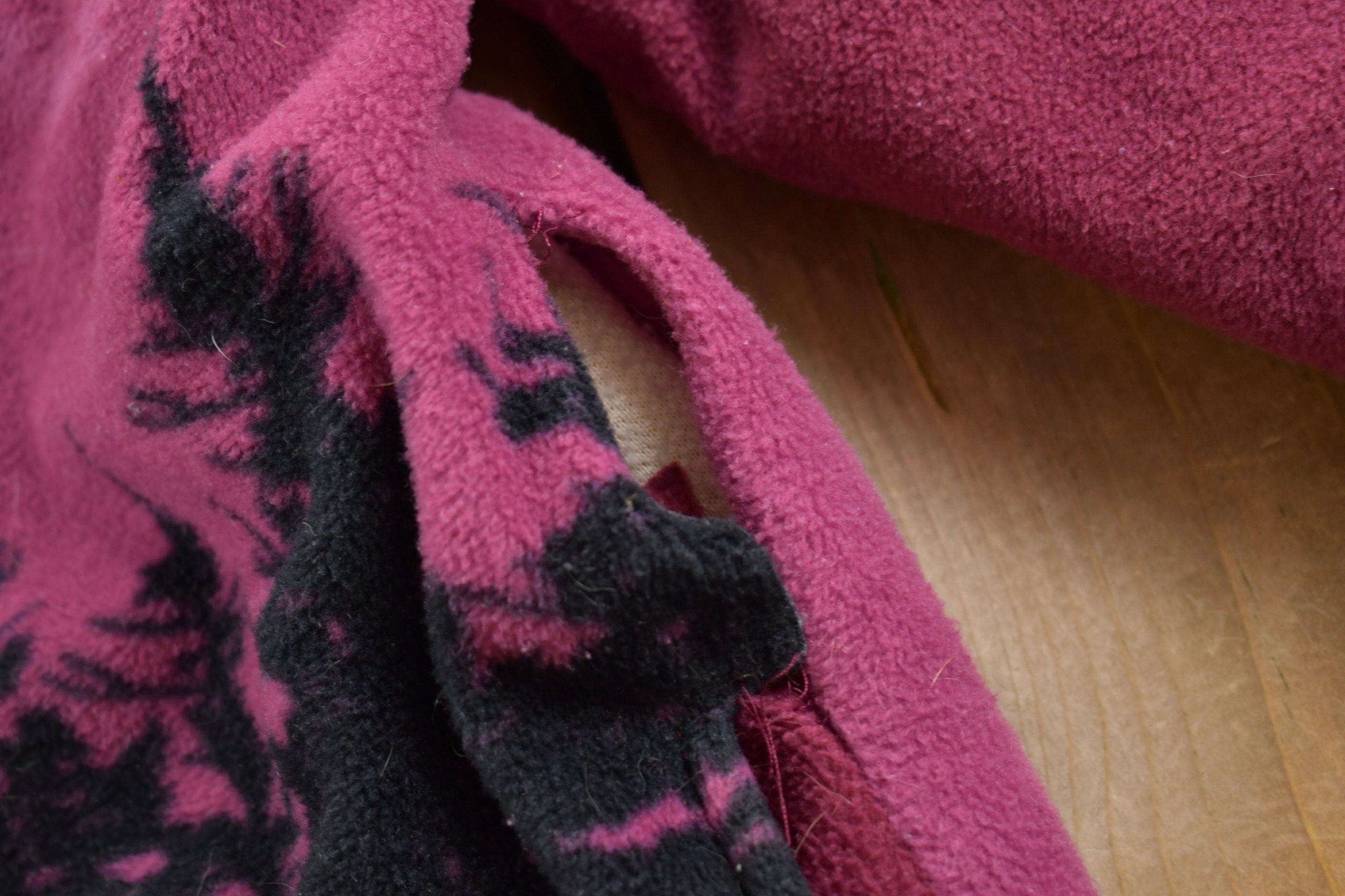 Vintage 1990s Winter Wolf Theme Fleece Sweater